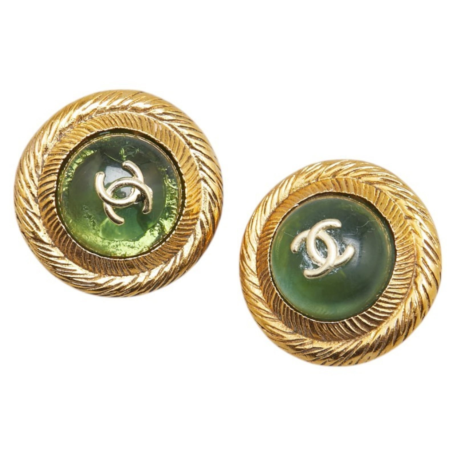 Gold Plating Chanel Clip Earrings: Gold Plating Chanel Clip Earrings Chanel gold-plated clip earrings for women, measuring 28.80mm x 28.80mm, in good used condition with visible traces of usage. Item Specifics: Brand: Chanel Type: