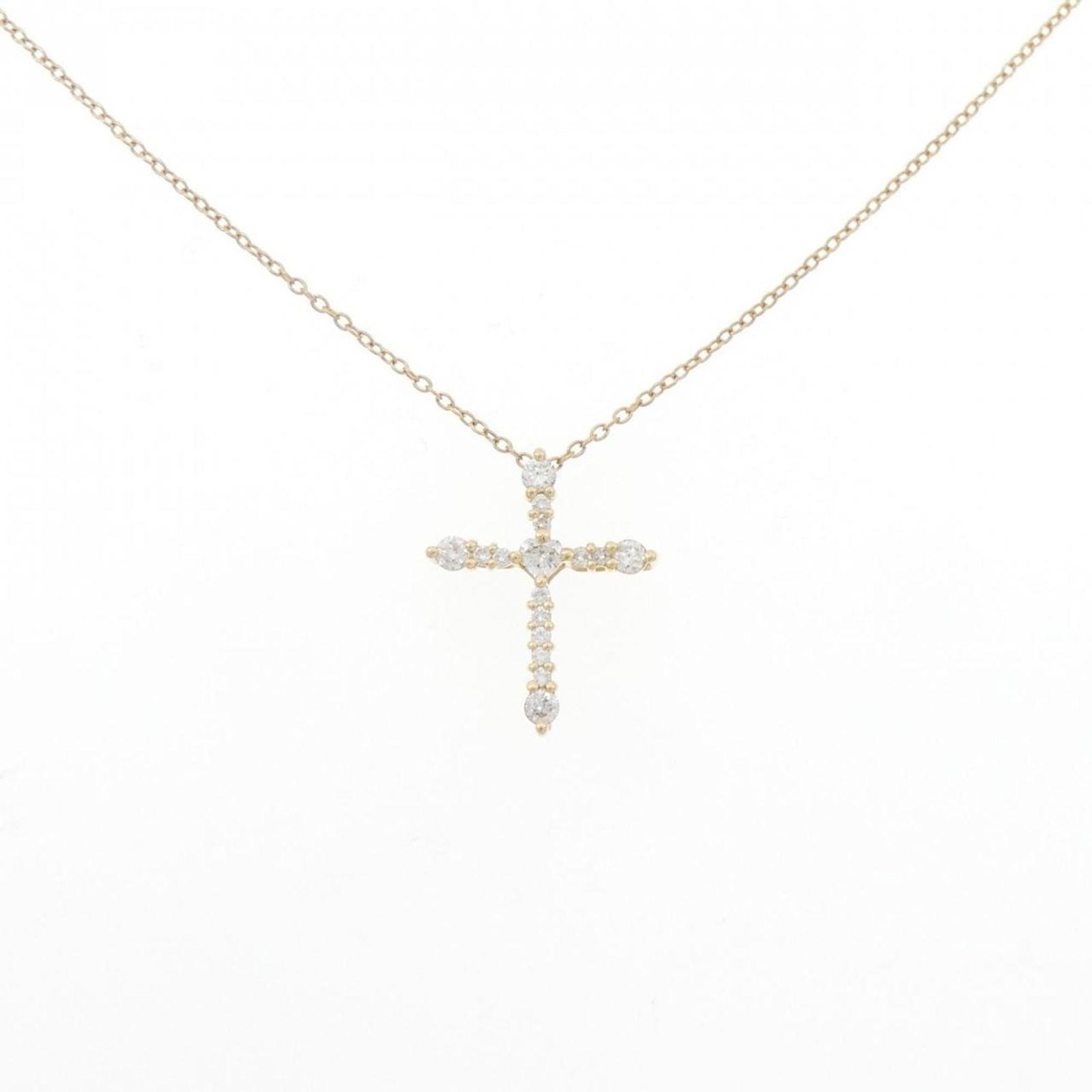 Ahkah Yellow Gold 18K: Ahkah Yellow Gold 18K Ahkah Necklace made of 18K Yellow Gold, featuring a diamond pendant, designed for women, with an adjustable neck circumference of 40 to 44 cm, in very good used condition. Item