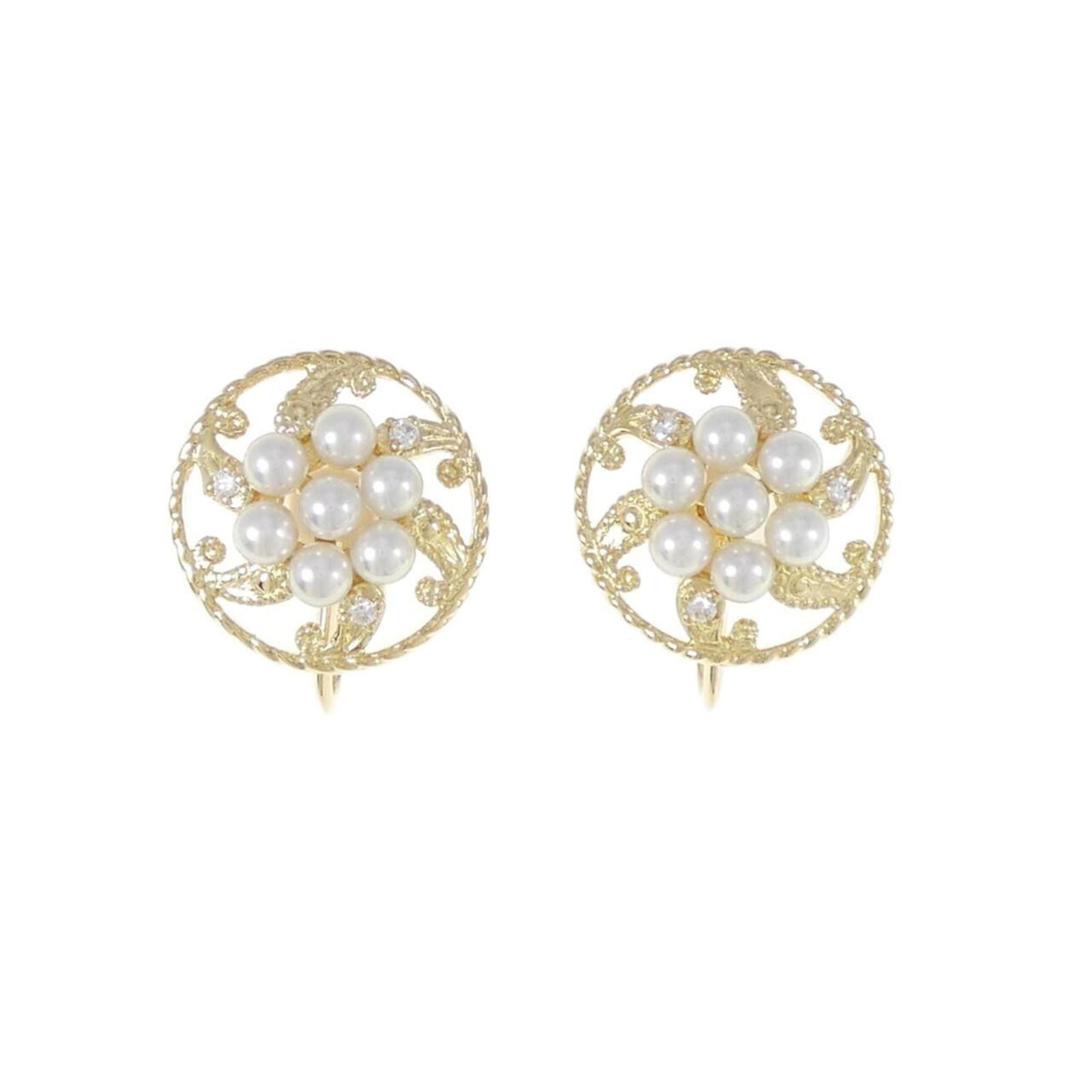 Mikimoto 18K Yellow Gold Clip Earrings: Mikimoto 18K Yellow Gold Clip Earrings Mikimoto 18K yellow gold clip earrings featuring diamonds; used condition with minor traces of wear. Item Specifics: Brand: Mikimoto Type: Clip Earrings