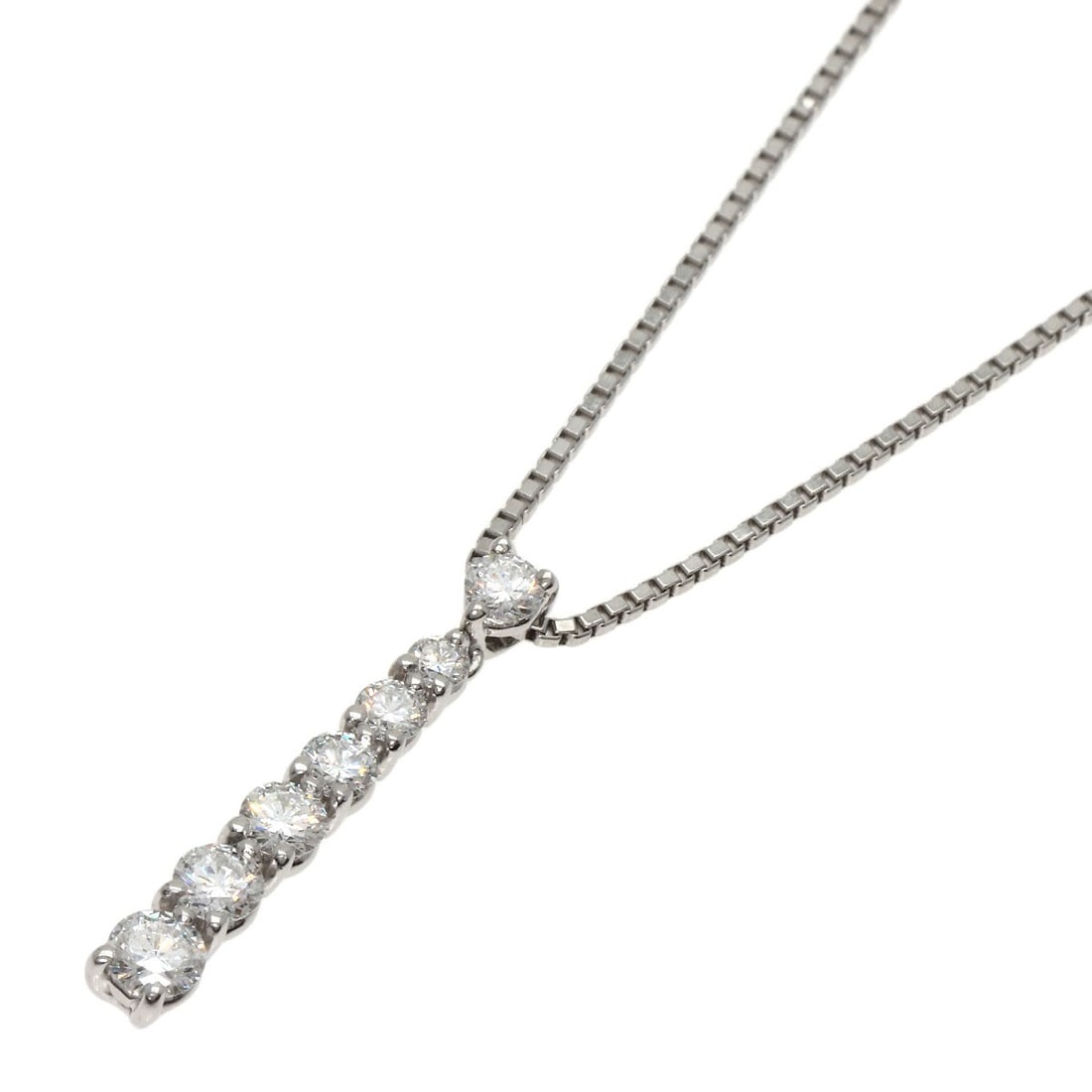 PT850 MONNICKENDAM 7P Diamond Necklace Platinum PT900: PT850 MONNICKENDAM 7P Diamond Necklace Platinum PT900 MONNICKENDAM 7P diamond necklace made of platinum PT900, 0.63ct diamond, 15.7-inch length; silver exterior color. Item Specifics: Brand: