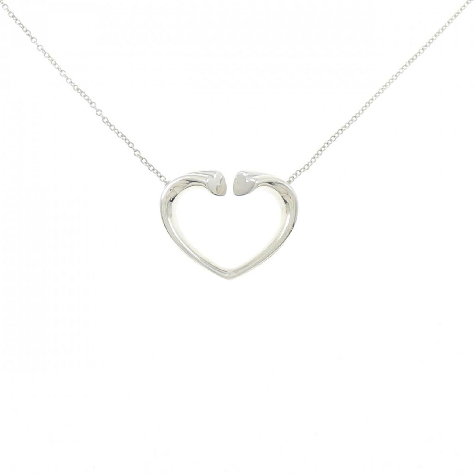 TIFFANY: TIFFANY Tiffany pendant necklace made of Silver 925, weighing 4.4g, with a neck circumference of 42 cm and pendant size of 17.5mm x 22.2mm, in very good condition. Item Specifics: Brand: Tiffany Neckl