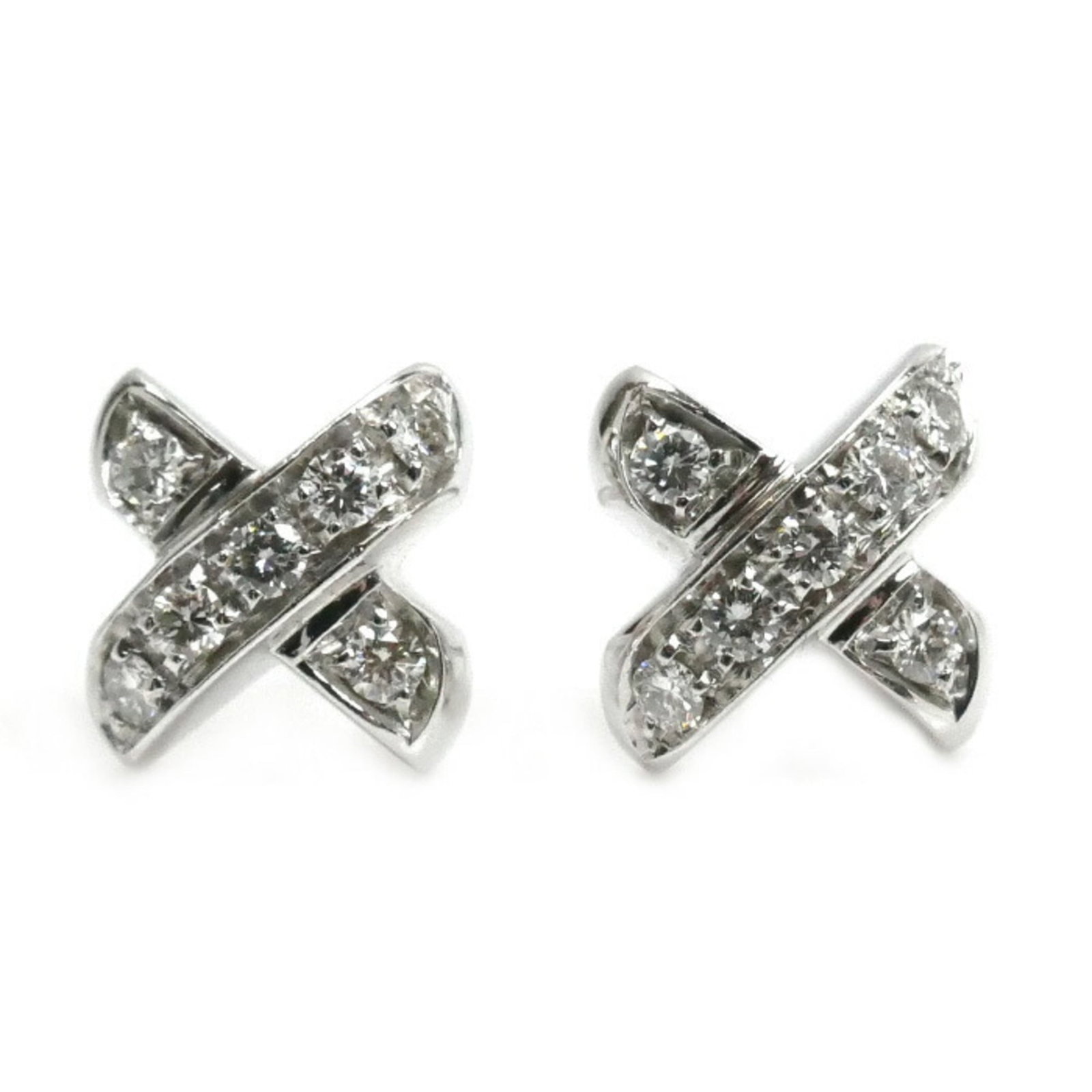 Tiffany 18K White Gold Stud Earrings: Tiffany 18K White Gold Stud Earrings Tiffany 18K White Gold Stud Earrings for women, measuring 8.40mm x 8.90mm. Used condition with traces of wear but generally in good condition. Item Specifics: