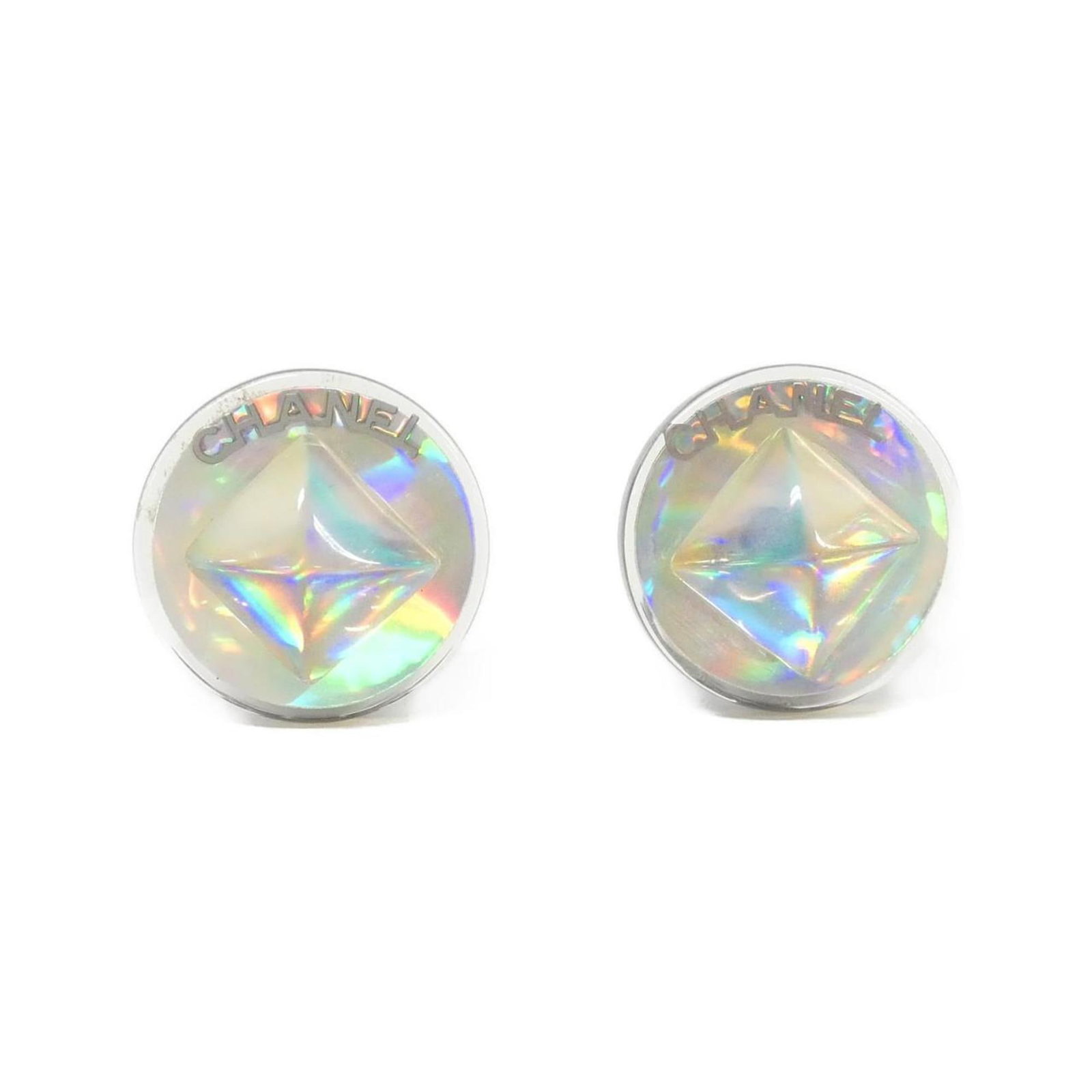 Earrings Chanel Clip: Earrings Chanel Clip Chanel clip earrings in clear color, used in very good condition with minor traces of usage, measuring 20.00mm x 20.00mm. Item Specifics: Brand: Chanel Type: Clip Earrings