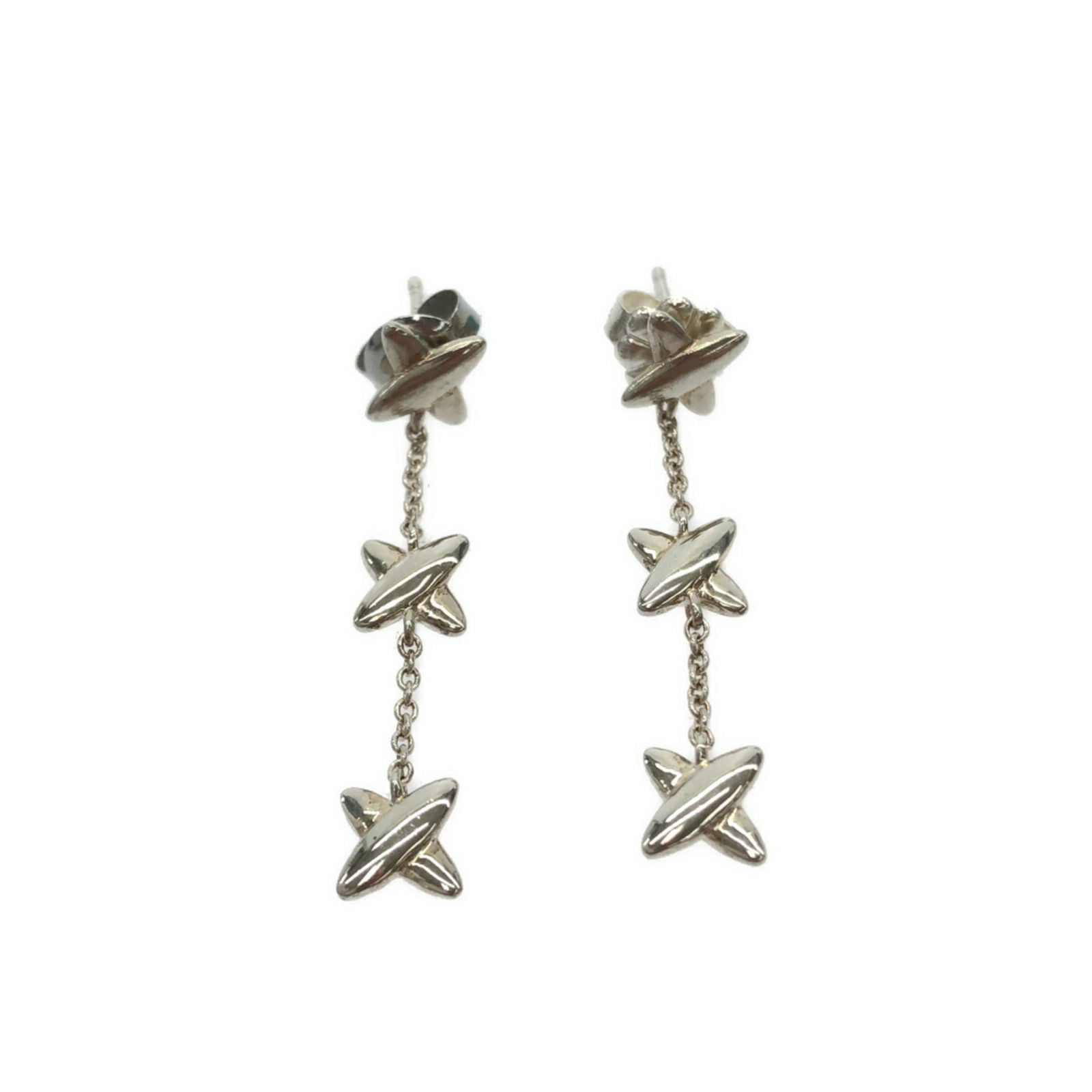 Tiffany Silver 925 Stud Earrings: Tiffany Silver 925 Stud Earrings These Tiffany silver 925 stud earrings are in good used condition with visible traces of usage, measuring 30.00mm in height and 5.00mm in width. Item Specifics: Brand: