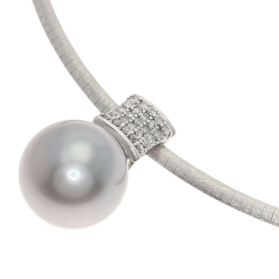 K18 White Gold 0.35ct Pearl Diamond Necklace 19.6g: K18 White Gold 0.35ct Pearl Diamond Necklace 19.6g K18 White Gold 0.35ct Pearl Diamond Necklace from SELECT JEWELRY, weighing 19.6g, features a 16.9 inch length, made of K18 white gold, and made in