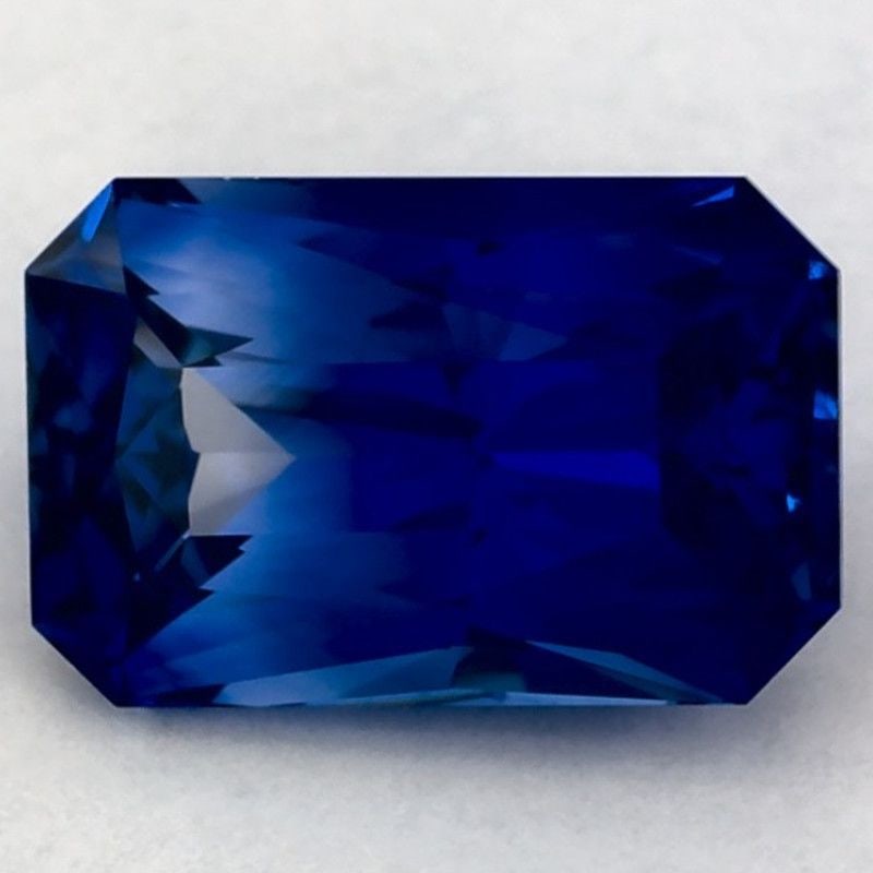 Loose Sapphire Gemstone Octagonal 1.83ct Blue EC: Loose Sapphire Gemstone Octagonal 1.83ct Blue EC Loose blue sapphire gemstone weighing 1.83ct, octagonal cut with EC clarity and heated treatment, measuring 8.32L x 5.4W. Certification: None. Item