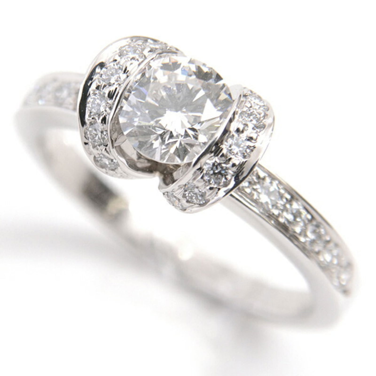 Tiffany Platinum 950 Band Ring: Tiffany Platinum 950 Band Ring Tiffany platinum 950 band ring for women, weighing 0.57ct with a width of 1.8mm. Used in very good condition with some minor wear. Item Specifics: Brand: Tiffany Type: