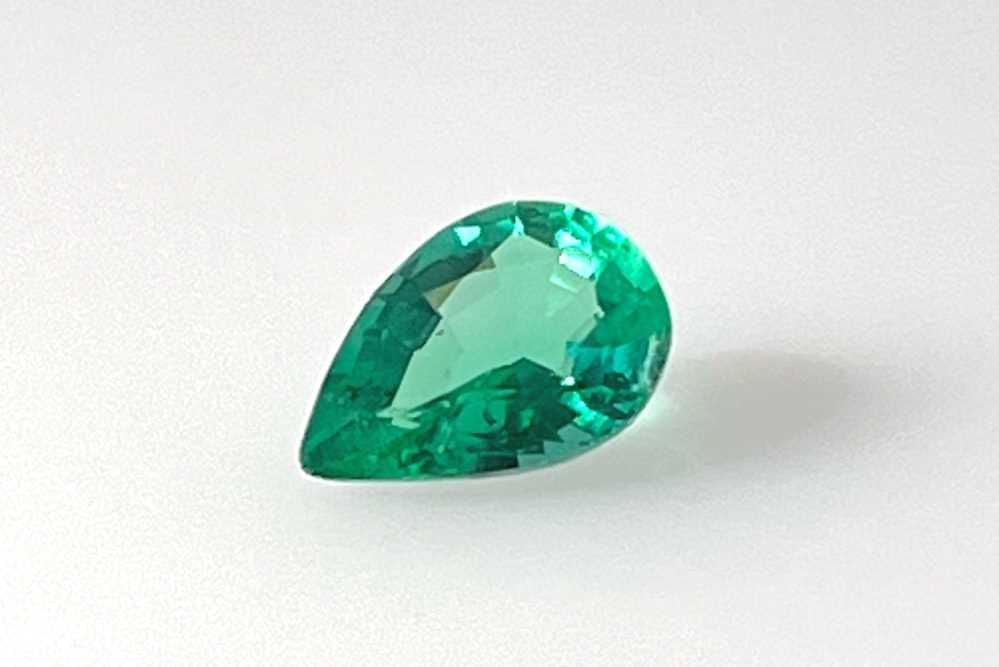 Loose Emerald Gemstone 1.06ct Green SI - Pear (1 of 1)