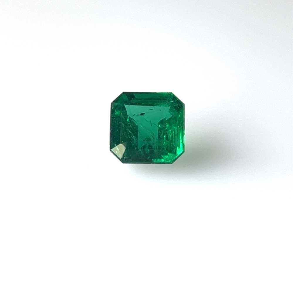 Loose Emerald Gemstone GIA Asscher 2.31ct Green SI: Loose Emerald Gemstone GIA Asscher 2.31ct Green SI Loose Emerald gemstone certified by GIA, weighing 2.31ct, faceted in vivid green with SI clarity and treatment via oiling. Item Specifics: Type: Emer