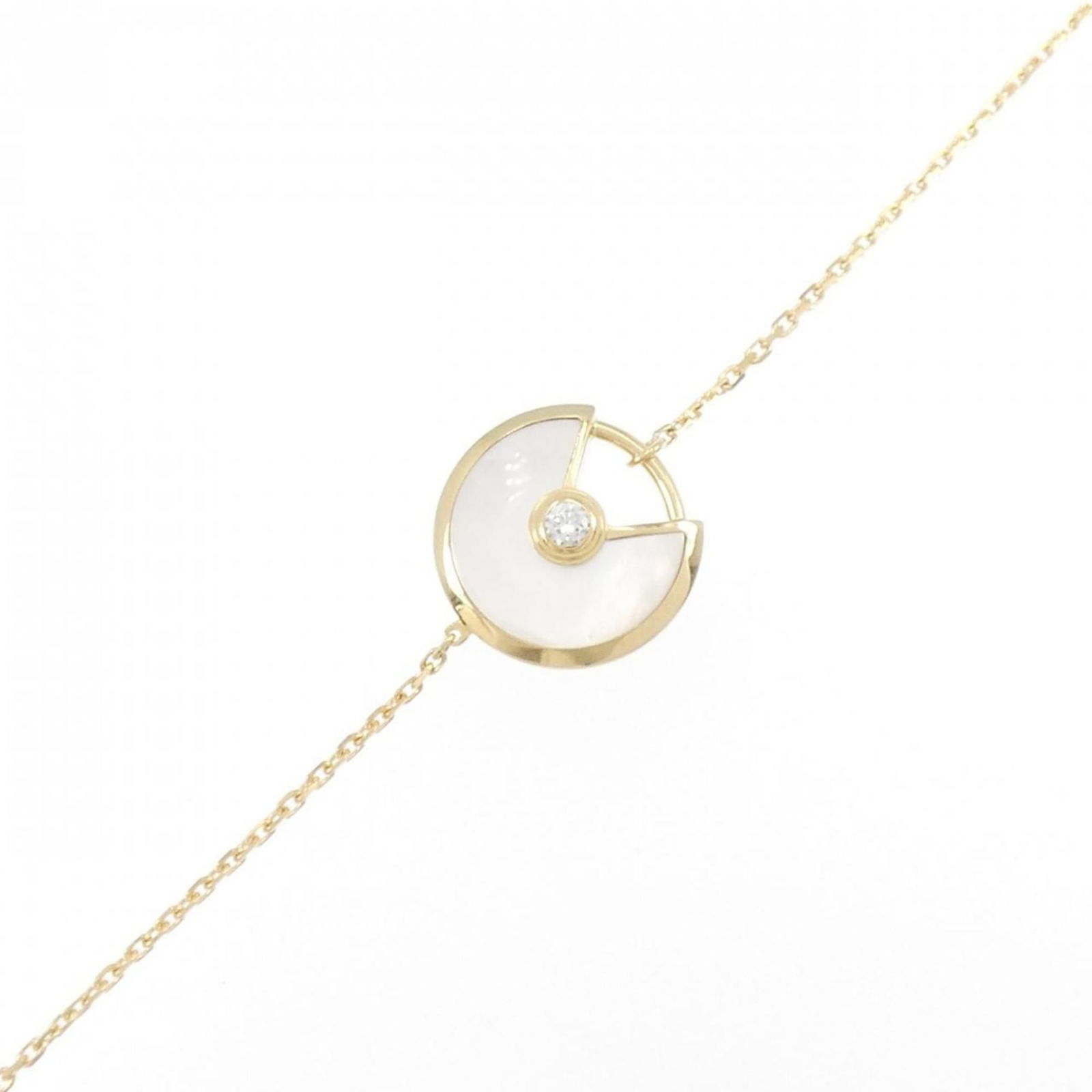 Yellow Gold (18K) Cartier Charm Bracelet: Yellow Gold (18K) Cartier Charm Bracelet Cartier women's charm bracelet made of 18K yellow gold, measuring 17cm - 18cm in length with diamond and mother of pearl, in used (very good) condition. Item