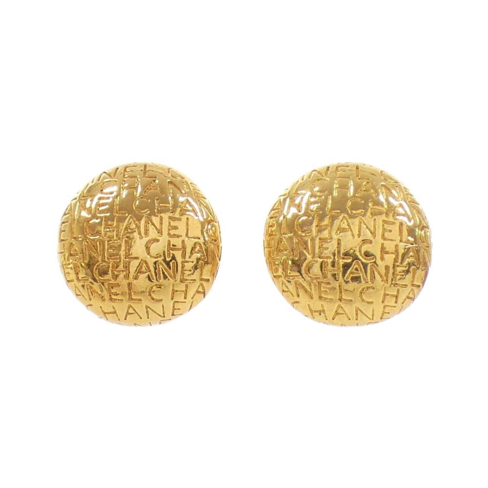 Earrings Chanel Clip: Earrings Chanel Clip Chanel clip earrings in gold, measuring 25.00mm x 25.00mm, in very good used condition with minor signs of usage. Item Specifics: Brand: Chanel Type: Clip Earrings Gender: Women