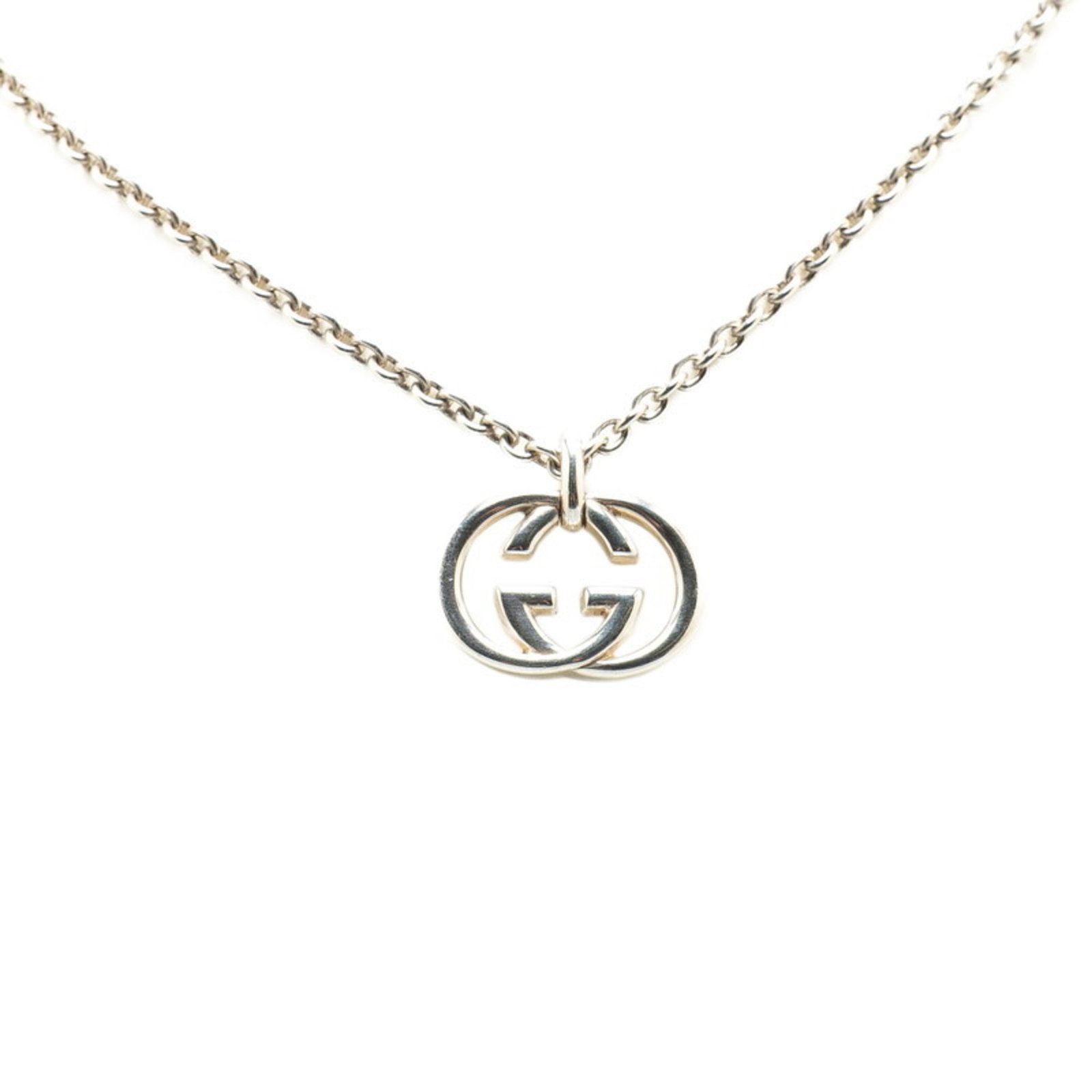 925 Gucci Silver: 925 Gucci Silver Gucci 925 silver necklace for women, 49 cm long with a pendant size of 19.2mm x 27.4mm, in good used condition. Item Specifics: Brand: Gucci Necklace Type: Necklace Gender: Women Mate