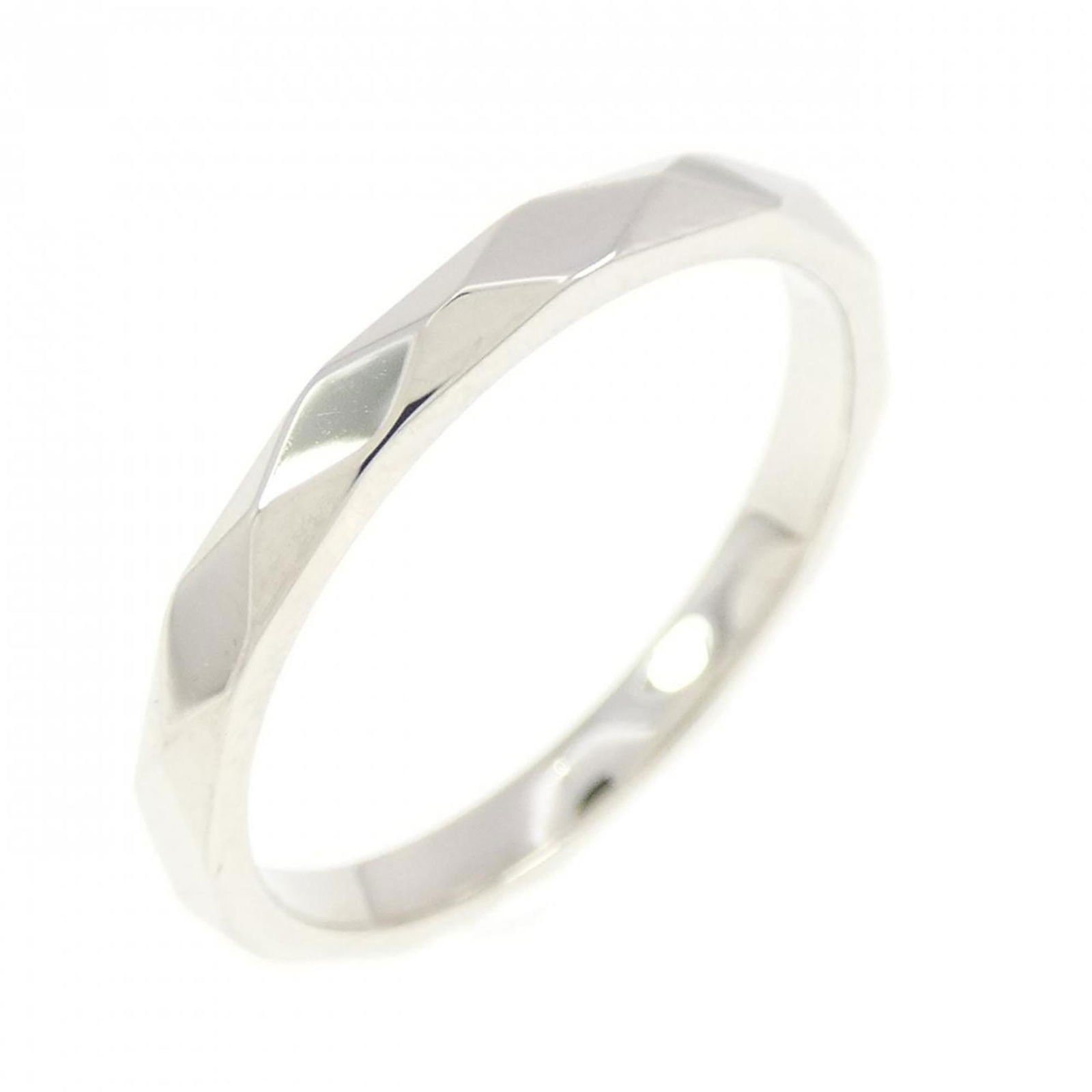 Boucheron Ring Band (1 of 4)