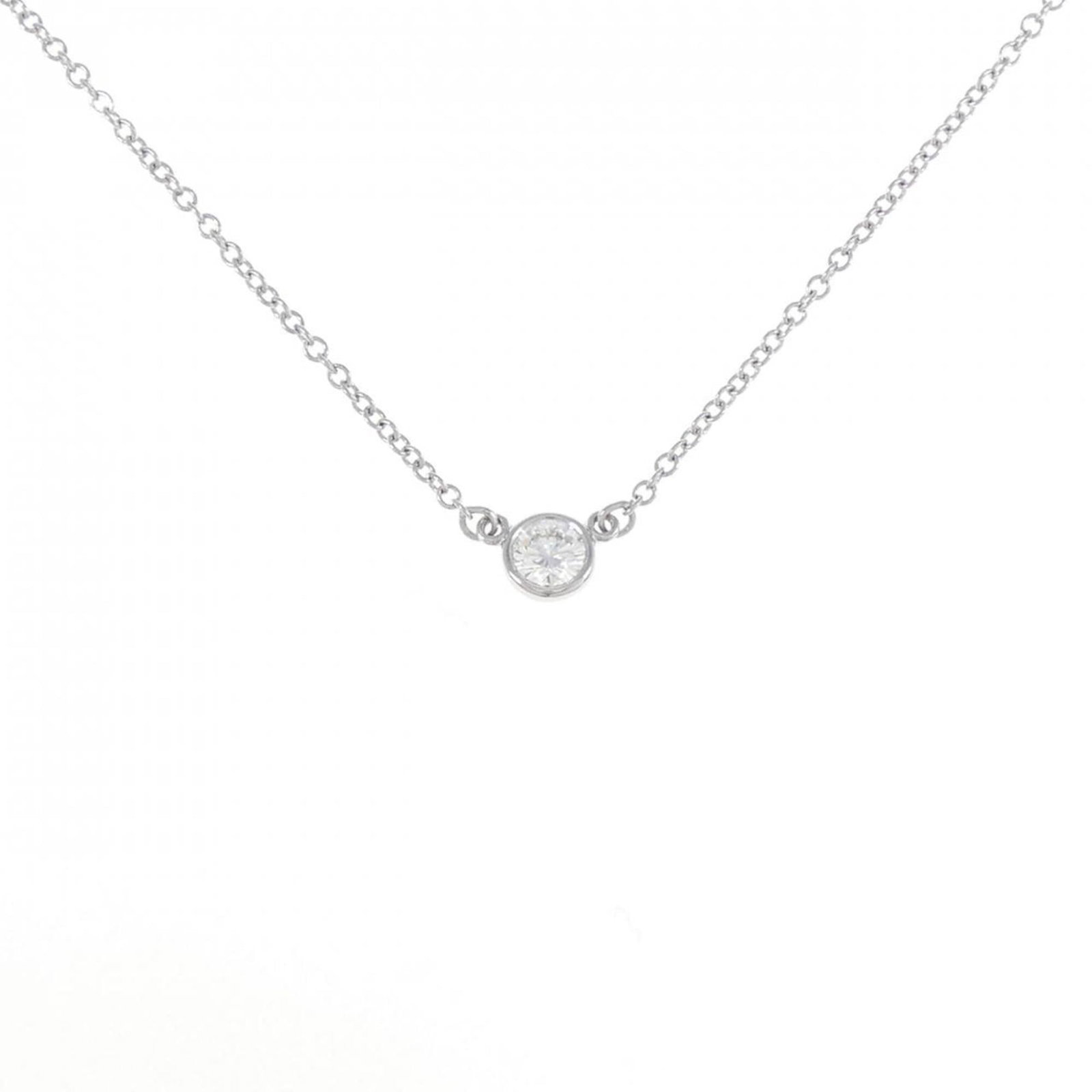 Platinum Tiffany: Platinum Tiffany Tiffany platinum necklace designed for women, featuring a diamond pendant measuring 4.5mm, with a neck circumference of 42cm, in very good used condition. Item Specifics: Brand: Tiffa