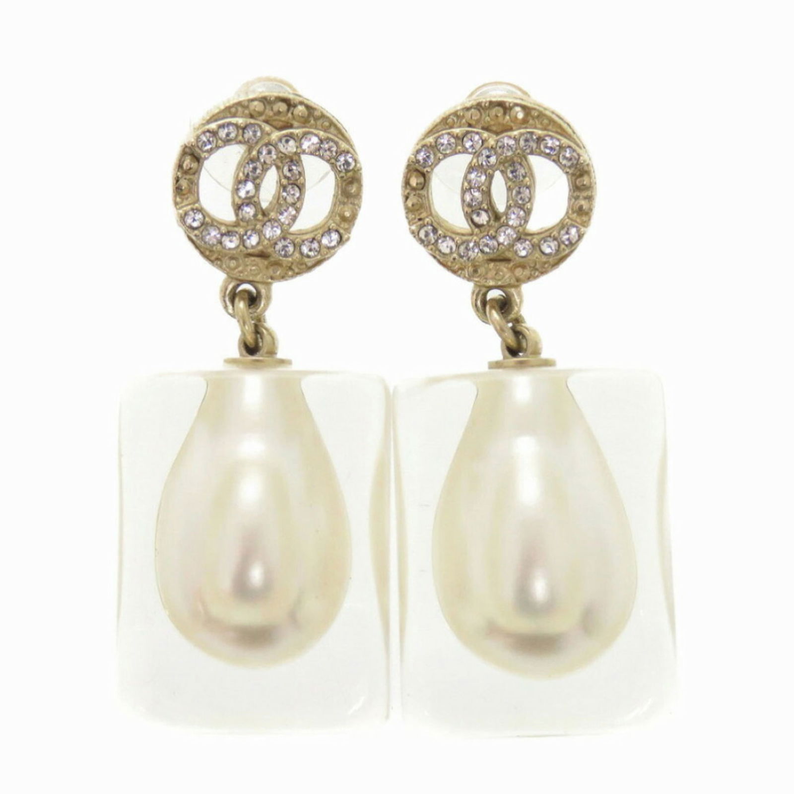 Chanel Drop Earrings Plastic Artificial Pearl (1 of 8)