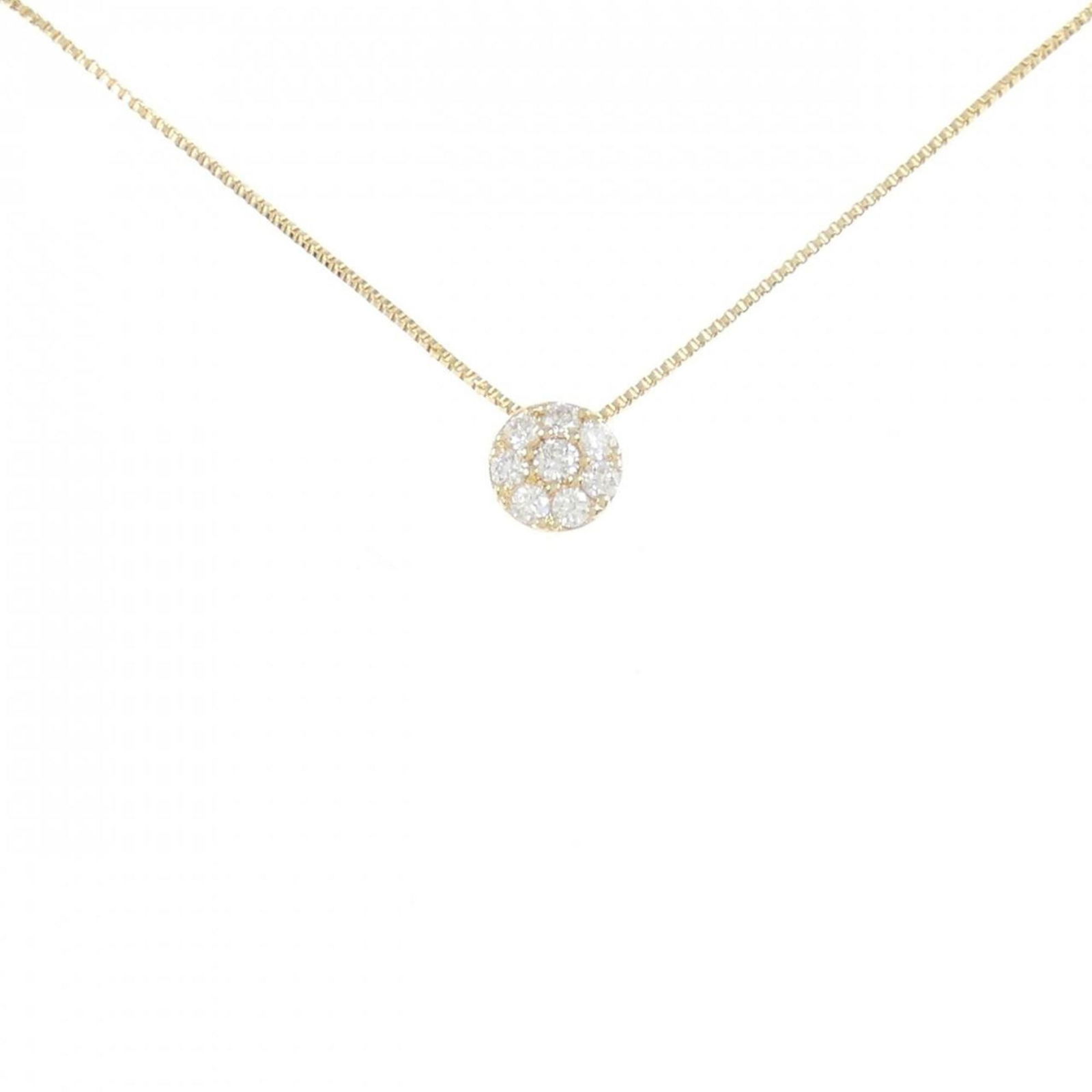 Aoyama Vendome: Aoyama Vendome Vendome Aoyama 18K gold necklace for women features a diamond weight of 0.12 carats and a neck circumference of 41 cm. It is in very good used condition with minor traces of wear. 