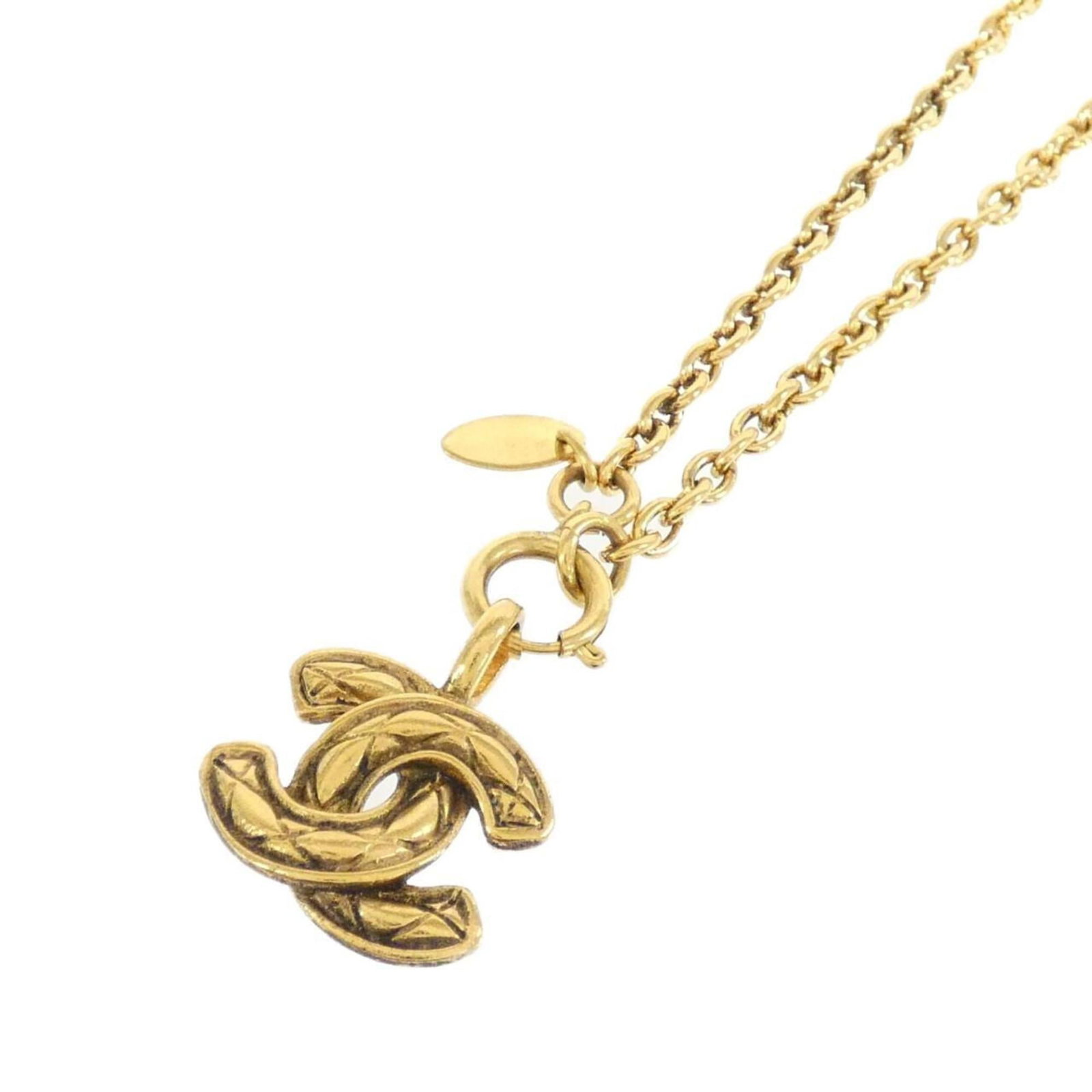 CHANEL: CHANEL Chanel necklace made of gold, with a neck circumference of 55 cm and a pendant size of 30mm x 25mm. Used condition with some traces of usage, but overall very good. Item Specifics: Brand: Chane