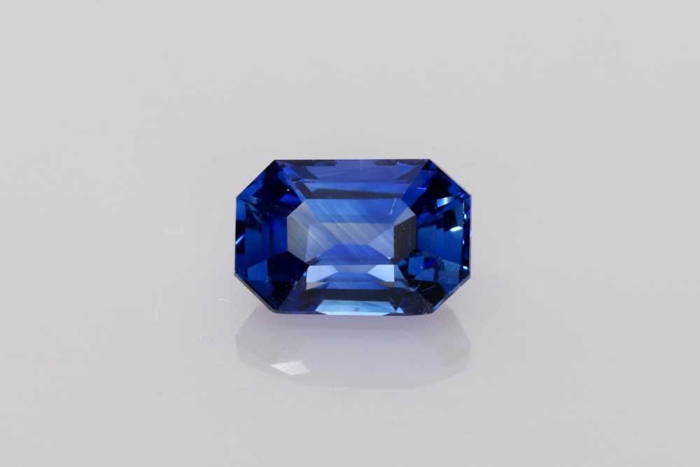 Loose Sapphire Gemstone Emerald 2.25ct Blue EC: Loose Sapphire Gemstone Emerald 2.25ct Blue EC Loose sapphire gemstone weighing 2.25 carats, faceted cut, blue color, EC clarity, treated by heating. No certification. Item Specifics: Type: Sapphire C