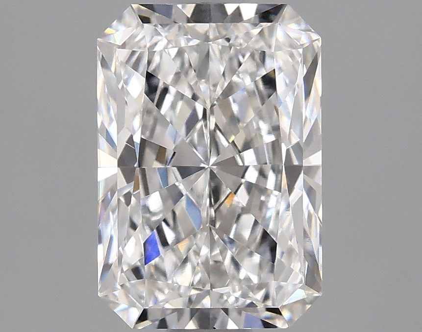 Loose Lab Diamond 1.28ct E VVS2 - IGI Radiant: Loose Lab Diamond 1.28ct E VVS2 - IGI Radiant Loose Lab Diamond weighing 1.28ct with color E and clarity VVS2, certified by IGI, featuring a radiant cut with excellent polish and symmetry. Item
