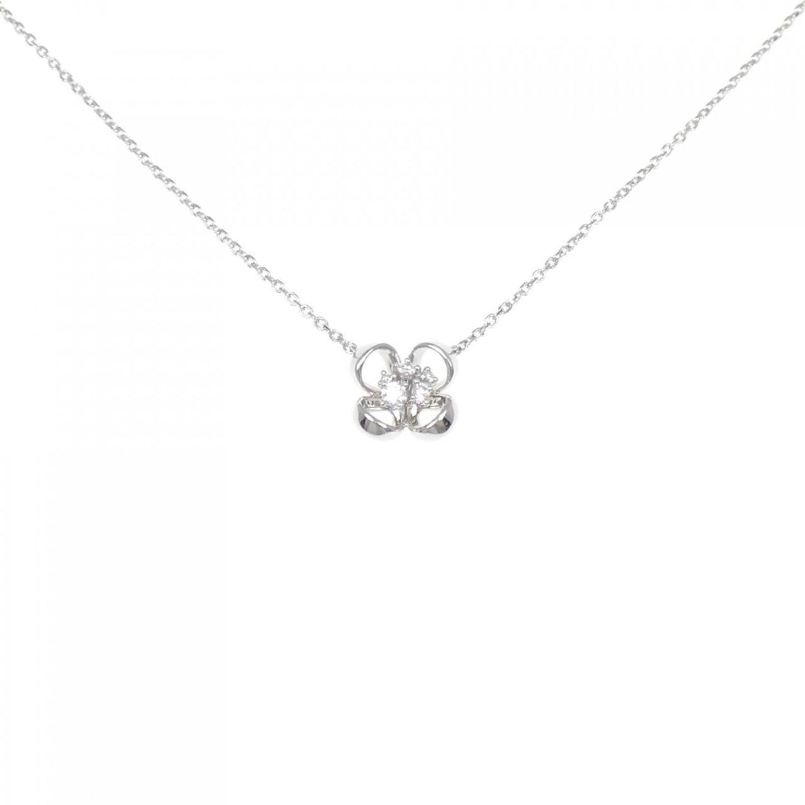 Aoyama Vendome: Aoyama Vendome Vendome Aoyama women's necklace made of platinum featuring a diamond weighing 2.7g (0.09oz) with a neck circumference of 40 cm (15.74'') and a pendant diameter of 8.3mm (0.32''). This