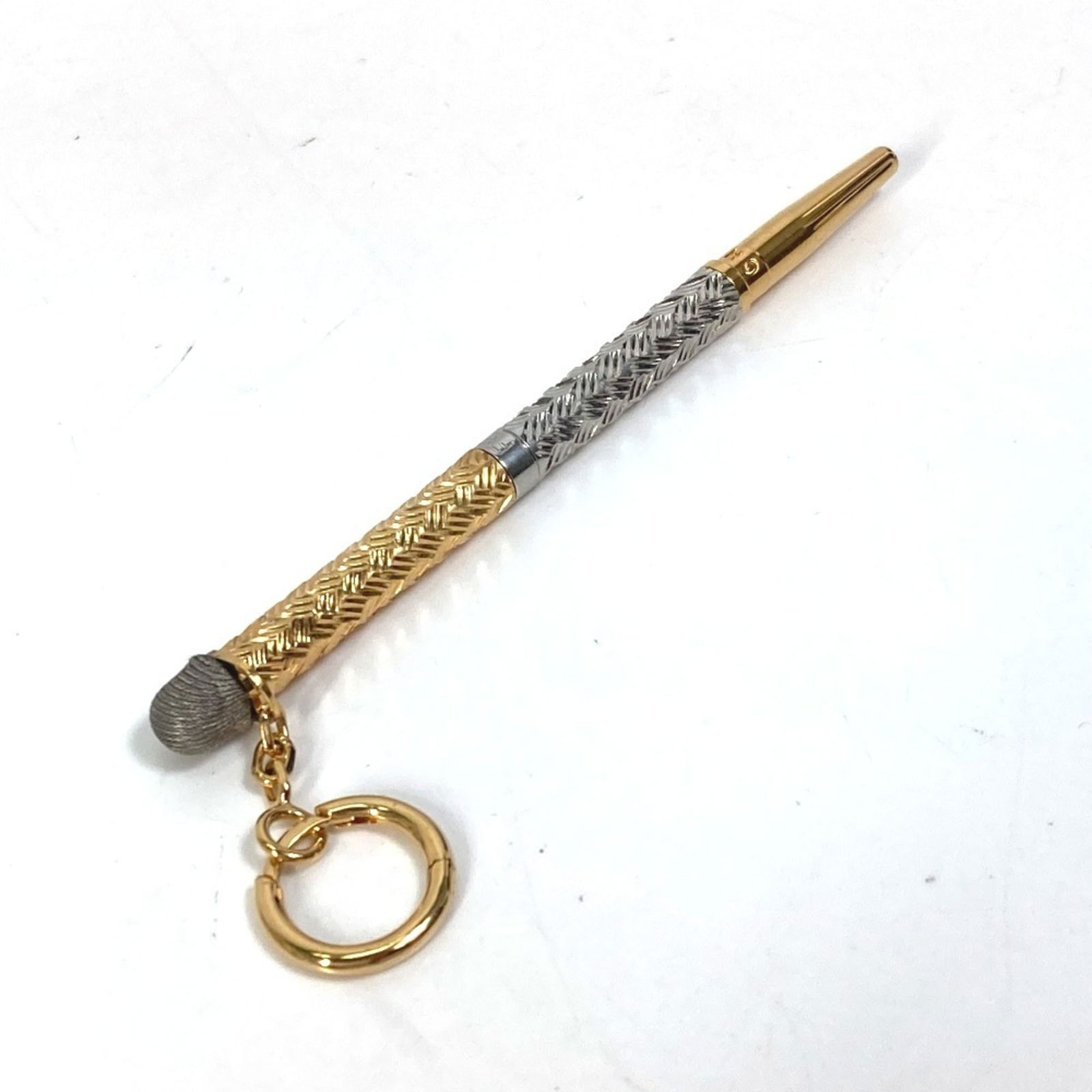 Fendi Metal Clip Earrings: Fendi Metal Clip Earrings Fendi clip earrings made from metal in gold and silver, condition opened but never used. Item Specifics: Brand: Fendi Type: Clip Earrings Gender: Women Material: Metal