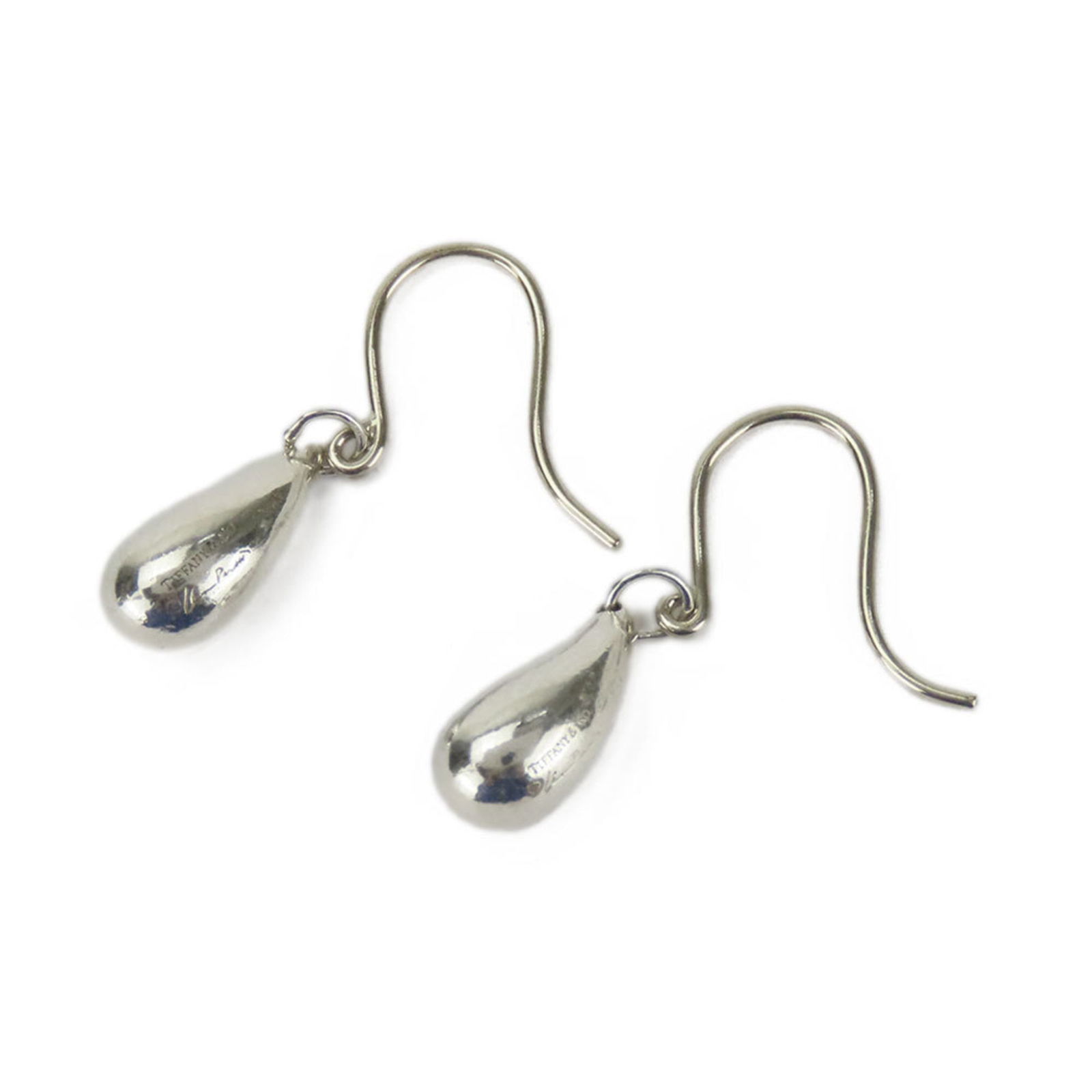 Silver 925 Tiffany Drop Earrings: Silver 925 Tiffany Drop Earrings Silver 925 drop earrings by Tiffany, designed for women, measuring 14.00mm x 5.60mm and showing good used condition with some traces of usage. Item Specifics: Brand: