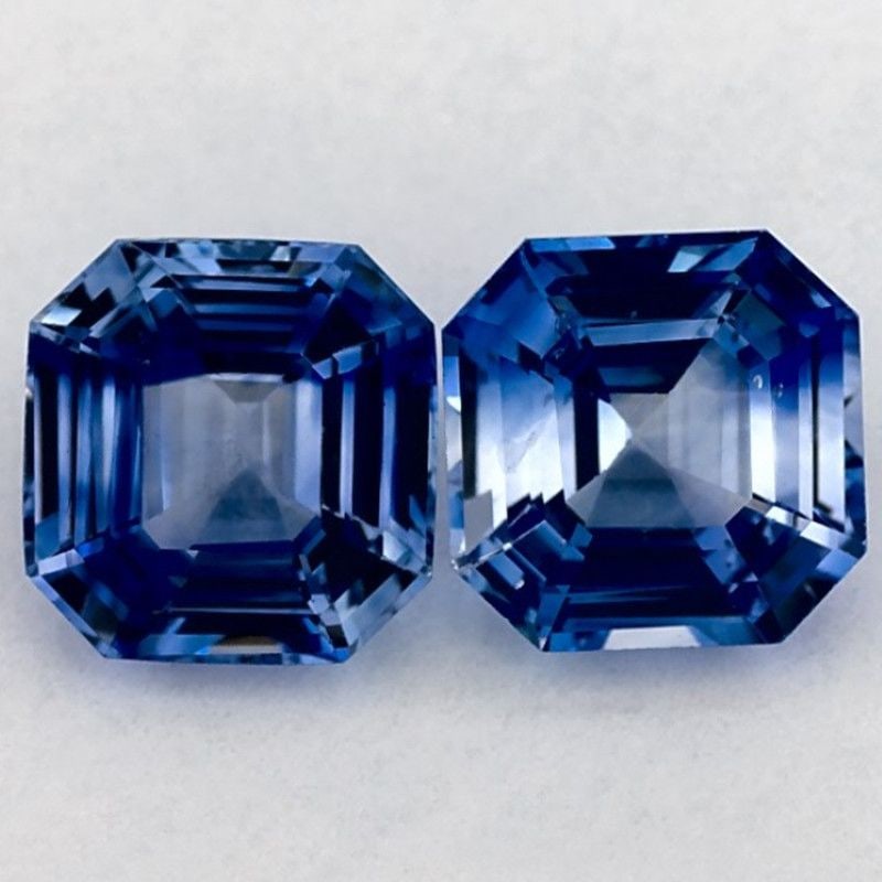 Loose Sapphire Gemstone Octagonal 2.49ct Blue EC: Loose Sapphire Gemstone Octagonal 2.49ct Blue EC Loose sapphire gemstone weighing 2.49ct, octagonal cut, with blue color and EC clarity; measurements are 6.0L x 6.0W, and it has no certification. 