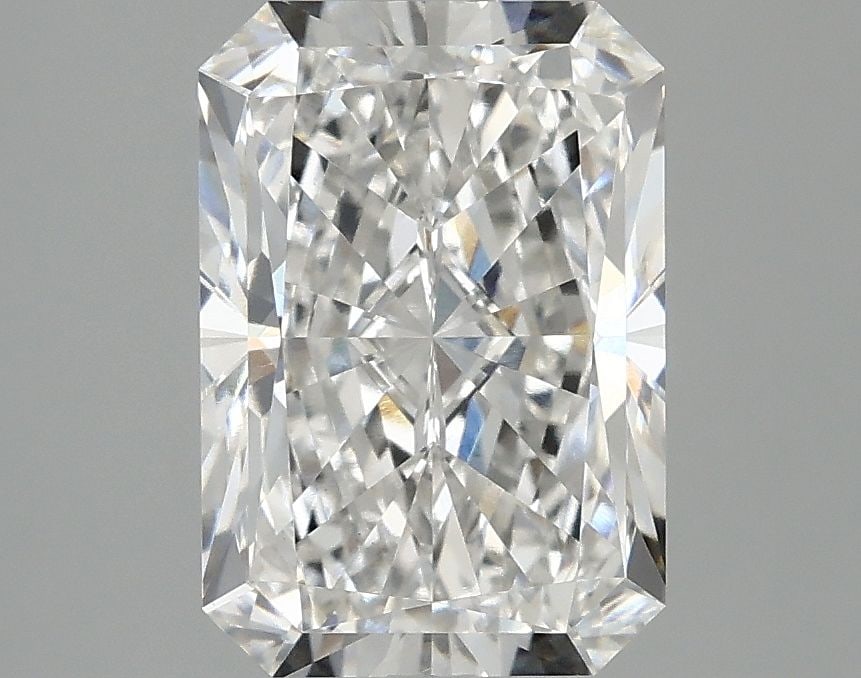 Loose Lab Diamond IGI Radiant 2.92ct F VS1: Loose Lab Diamond IGI Radiant 2.92ct F VS1 This is a 2.92ct loose lab-grown diamond with a radiant cut, color F, and clarity VS1, certified by IGI. Item Specifics: Source: This Is A Real Diamond