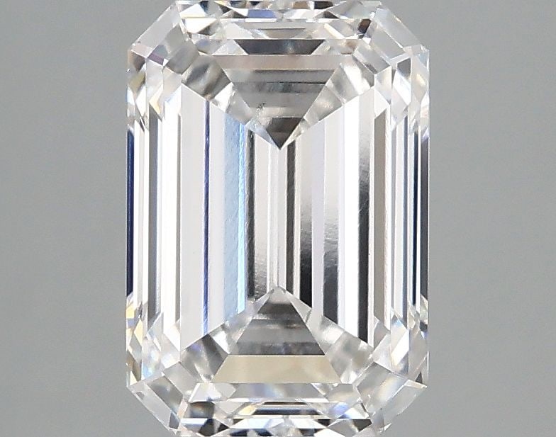 IGI Loose Lab Diamond 2.52ct E VS1 Emerald: IGI Loose Lab Diamond 2.52ct E VS1 Emerald IGI Loose Lab Diamond weighing 2.52ct, with E color and VS1 clarity, featuring excellent polish and symmetry, measuring 9.17L x 6.34W x 4.32H. Item