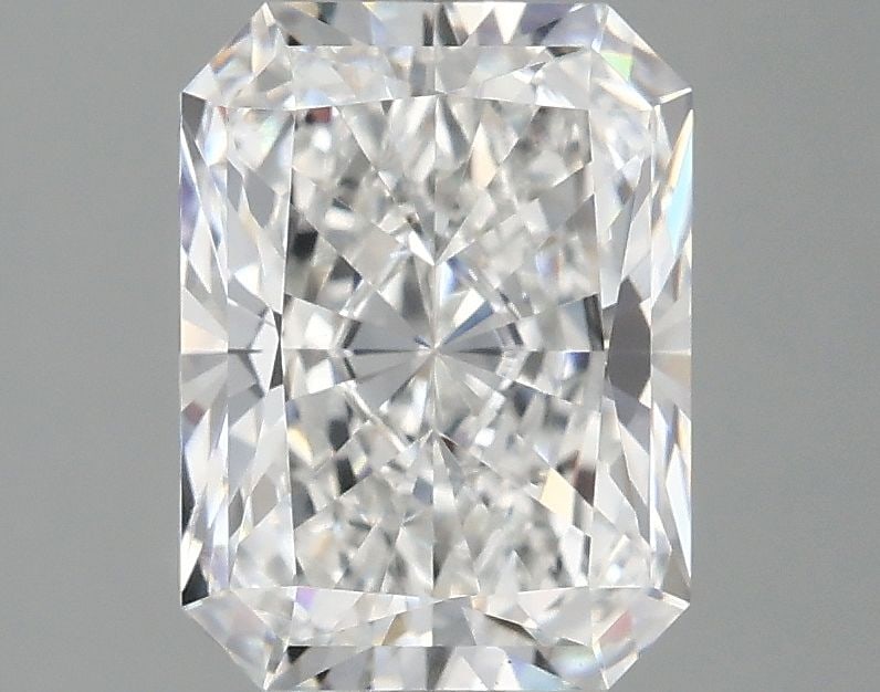 IGI Radiant 2.53ct D VVS2 Lab Diamond: IGI Radiant 2.53ct D VVS2 Lab Diamond 2.53ct D VVS2 lab-grown diamond with measurements of 9.22 x 6.84 x 4.65 mm, certified by IGI. Item Specifics: Source: This Is A Real Diamond Grown In A Lab Not