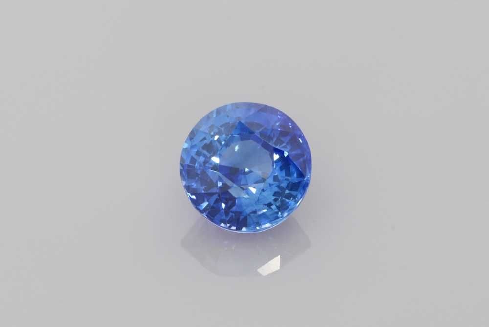 Loose Sapphire Gemstone Round 2.18ct Blue EC: Loose Sapphire Gemstone Round 2.18ct Blue EC Loose 2.18ct blue sapphire gemstone with EC clarity, faceted cut and heated treatment, measuring 7.3mm x 7.3mm, unverified. Item Specifics: Type: