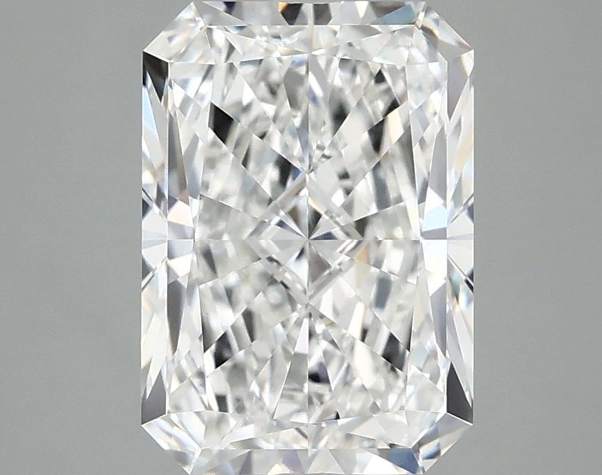 Loose Lab Diamond IGI Radiant 3.02ct E VVS2: Loose Lab Diamond IGI Radiant 3.02ct E VVS2 Loose lab-grown diamond weighing 3.02ct with E color and VVS2 clarity, certified by IGI. Measurements are 10.15L x 7.1W x 4.75H. Item Specifics: Source: