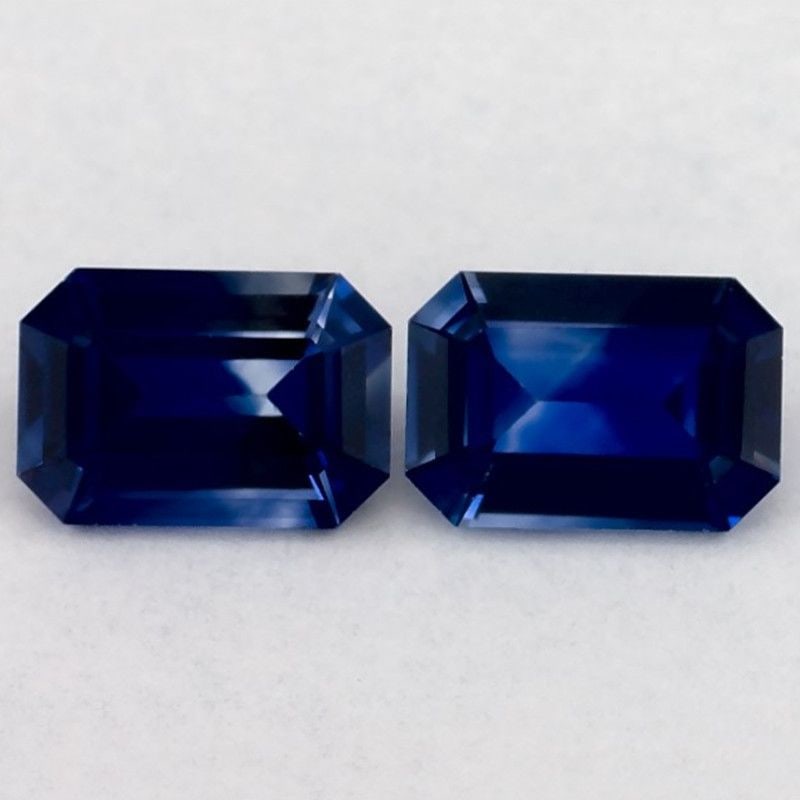 Loose Sapphire Gemstone Octagonal 1.44ct Blue EC: Loose Sapphire Gemstone Octagonal 1.44ct Blue EC Loose blue sapphire gemstone weighing 1.44 carats, octagonal cut with EC clarity and heated treatment, measuring 6.4L x 4.42W. Certification is not