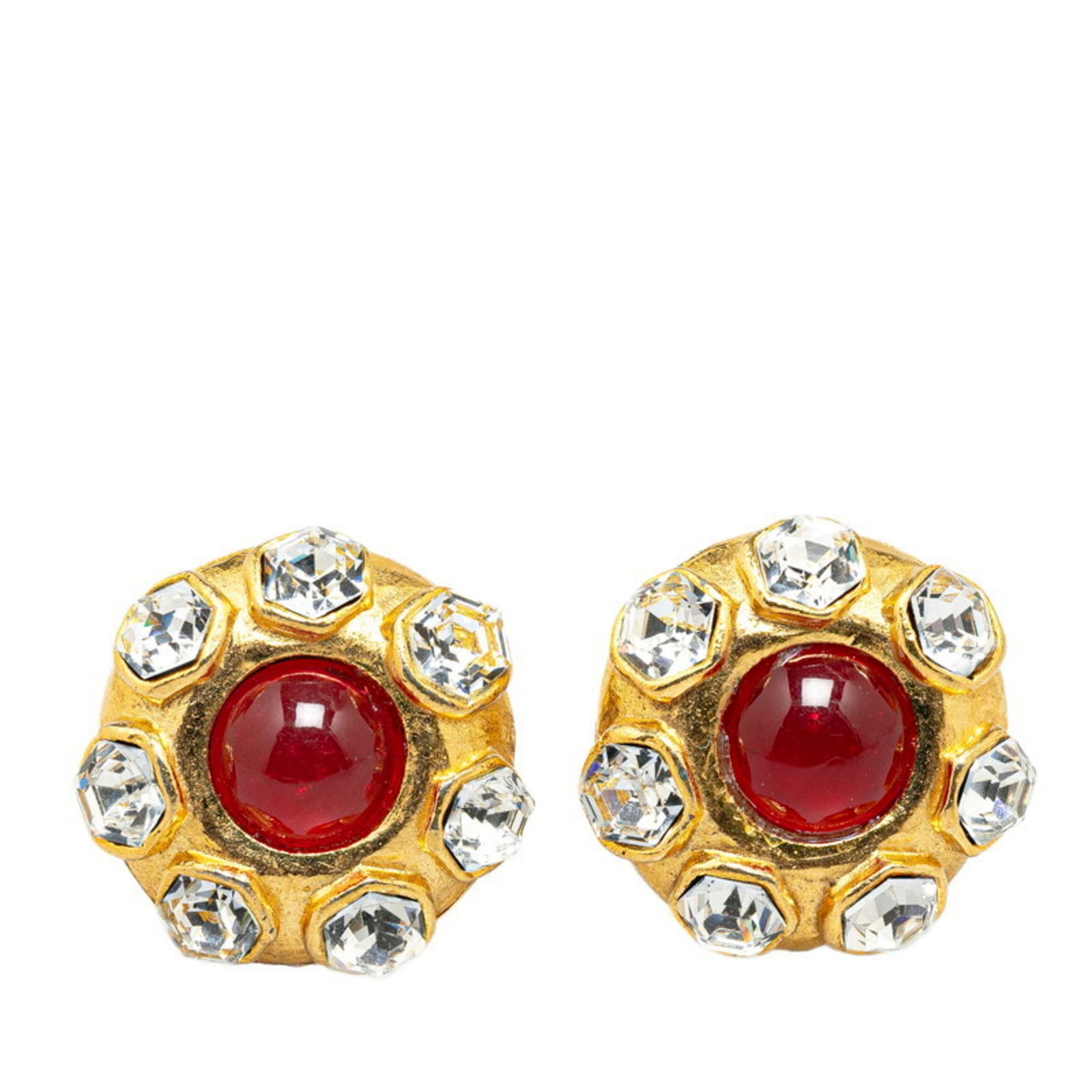 Earrings Chanel Clip: Earrings Chanel Clip These Chanel clip earrings are gold and red, measure 27mm in size, and are in good used condition showing traces of wear. Item Specifics: Brand: Chanel Type: Clip Earrings