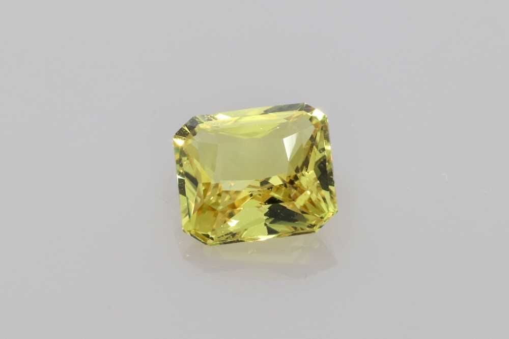 Loose 1.48ct Yellow EC Octagonal Sapphire Gemstone: Loose 1.48ct Yellow EC Octagonal Sapphire Gemstone This 1.48ct loose yellow sapphire gemstone is faceted with a yellow color and has no treatment, certified by OTHER. Item Specifics: Type: Sapphire