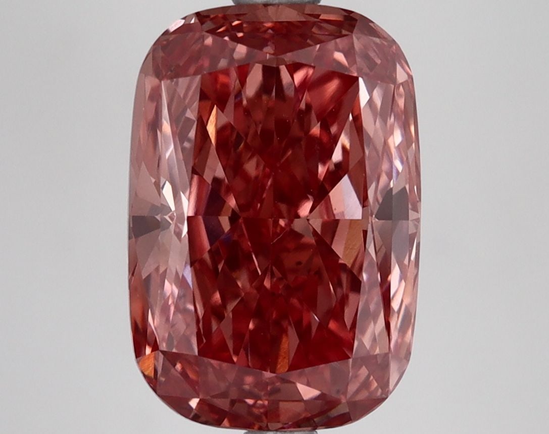 Loose Lab Diamond IGI Cushion Modified 4.21ct Fancy Vivid Pink VS2: Loose Lab Diamond IGI Cushion Modified 4.21ct Fancy Vivid Pink VS2 Loose lab-grown diamond IGI certified, 4.21ct cushion modified, fancy vivid pink color, VS2 clarity, with excellent polish and symmet