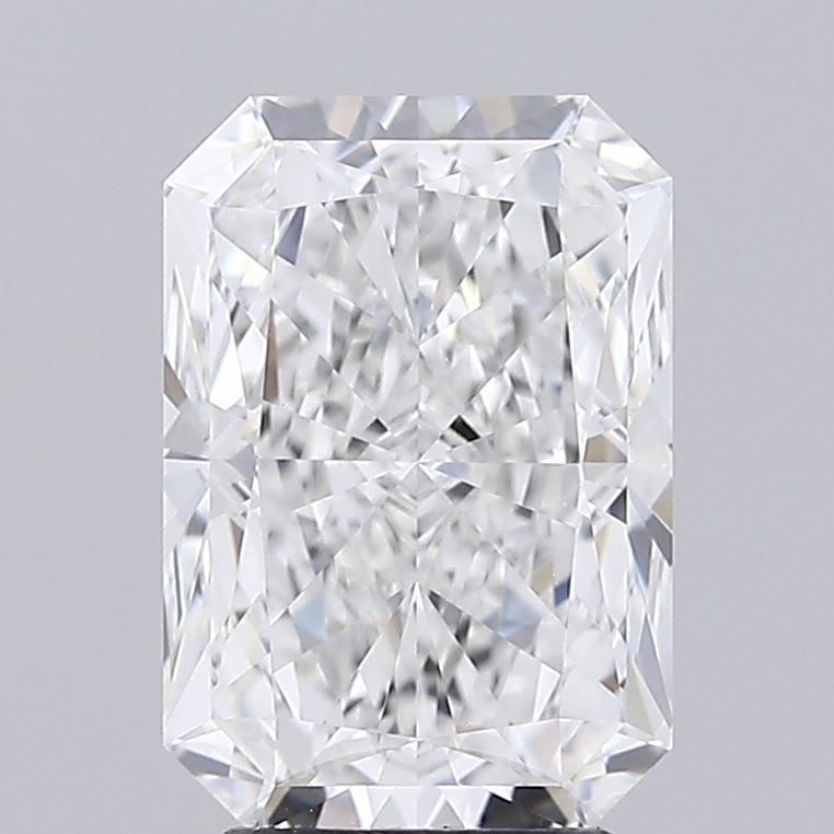 Loose Lab Diamond GIA Radiant 3.23ct E VVS2: Loose Lab Diamond GIA Radiant 3.23ct E VVS2 Loose Lab Diamond GIA Radiant, 3.23ct, color E, VVS2 clarity, with EX polish and EX symmetry. Certified by GIA. Item Specifics: Source: This Is A Real Diamo