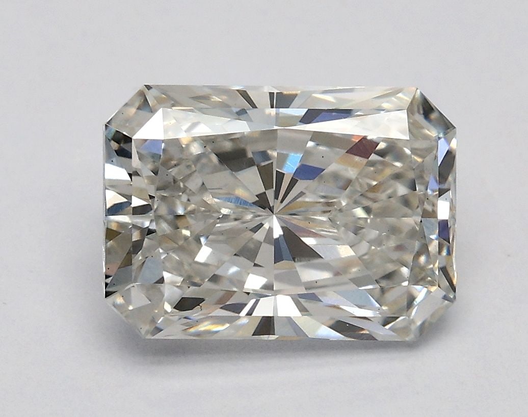 Loose Lab Diamond IGI Radiant 2.13ct G VS2: Loose Lab Diamond IGI Radiant 2.13ct G VS2 Loose Lab Diamond IGI Radiant weighing 2.13ct, G color, and VS2 clarity; measures 9.02L X 6.42W X 4.23H, with EX polish and symmetry, certified by IGI. Item