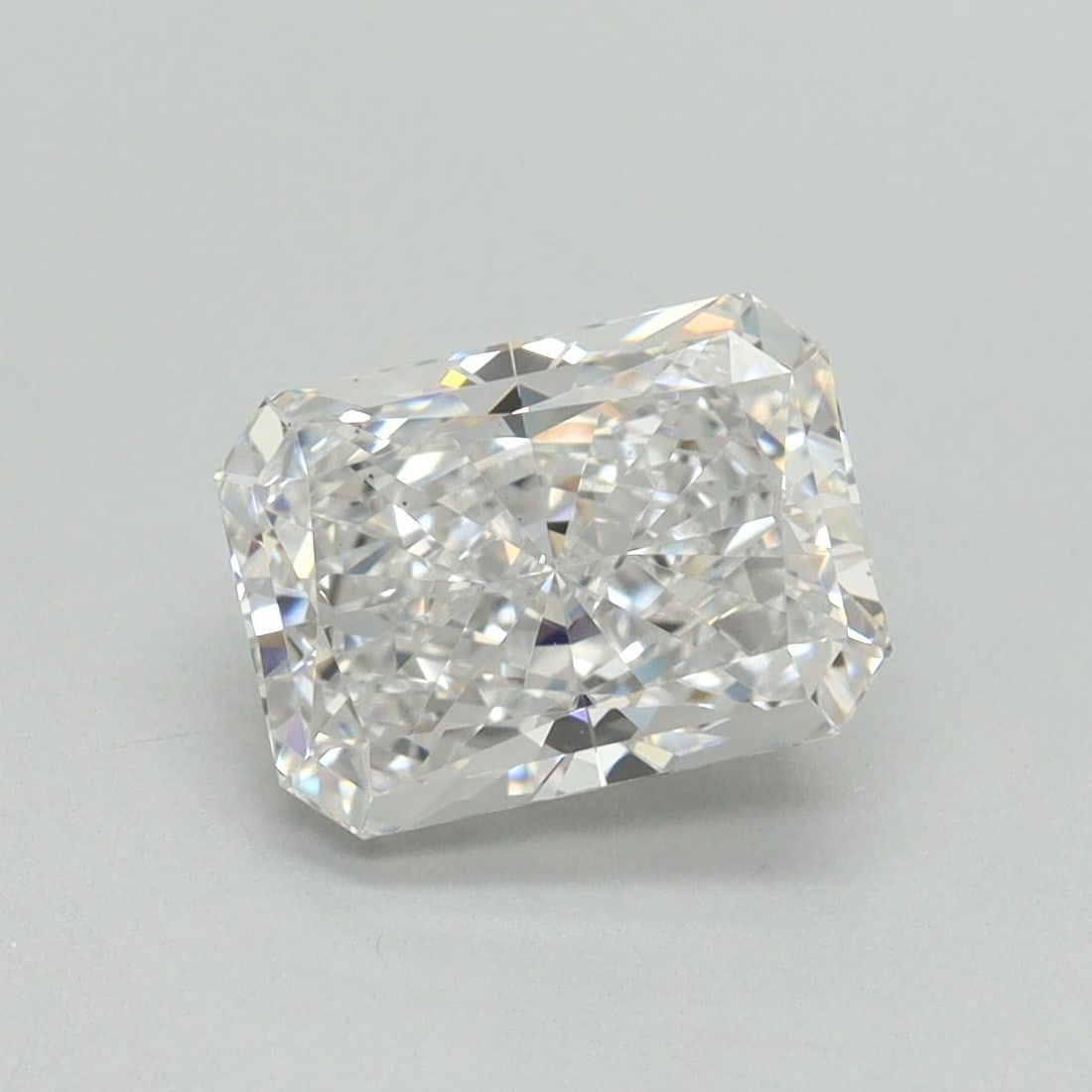 Loose Lab Diamond GSI Radiant 2.12ct E VS2: Loose Lab Diamond GSI Radiant 2.12ct E VS2 Loose Lab Diamond GSI Radiant 2.12ct, color E, clarity VS2, with excellent polish and symmetry. Certified by GSI, measurements are 8.58L x 6.25W x 4.43H. Ite