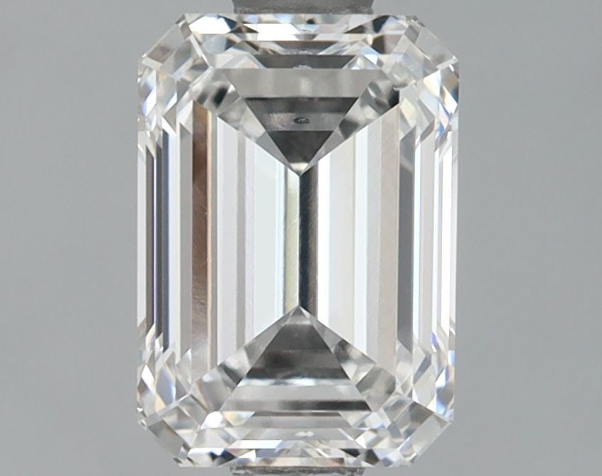 Loose Lab Diamond IGI Emerald 1.41ct E VS2: Loose Lab Diamond IGI Emerald 1.41ct E VS2 Loose Lab Diamond IGI Emerald, weighing 1.41ct, features an E color and VS2 clarity. It measures 7.56L X 5.29W X 3.46H and is certified by IGI. Item Specific