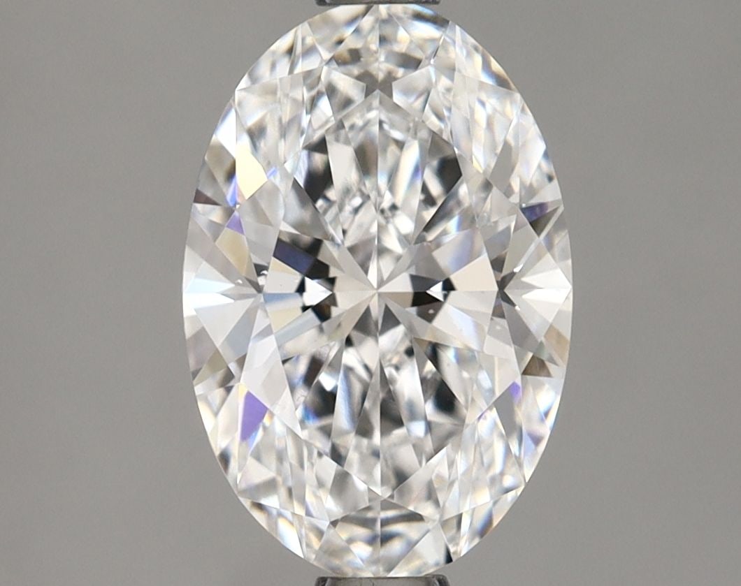 Loose Lab Diamond IGI Oval 1.62ct E VS2: Loose Lab Diamond IGI Oval 1.62ct E VS2 This Loose Lab Diamond is a 1.62ct oval diamond with an E color and VS2 clarity, certified by IGI, showcasing excellent polish and symmetry. Item Specifics:
