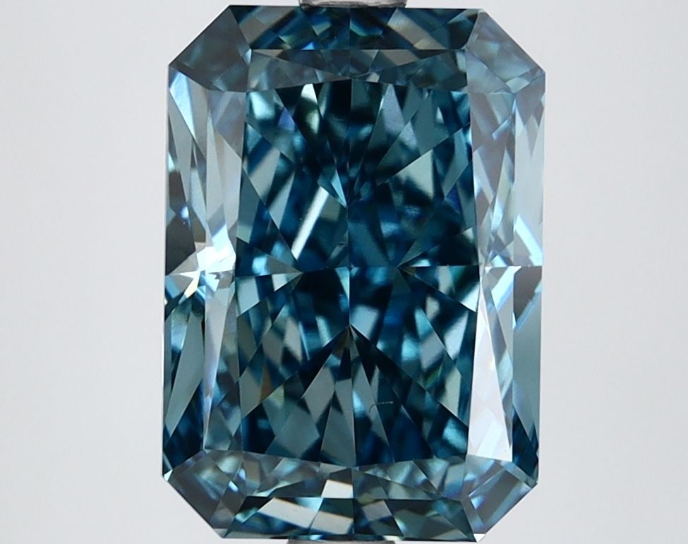 Loose Lab Diamond IGI Radiant 3.69ct Fancy Vivid Blue VVS2: Loose Lab Diamond IGI Radiant 3.69ct Fancy Vivid Blue VVS2 Loose Lab Diamond IGI Radiant weighing 3.69ct, with a Fancy Vivid Blue color and VVS2 clarity. This diamond boasts excellent polish and symme