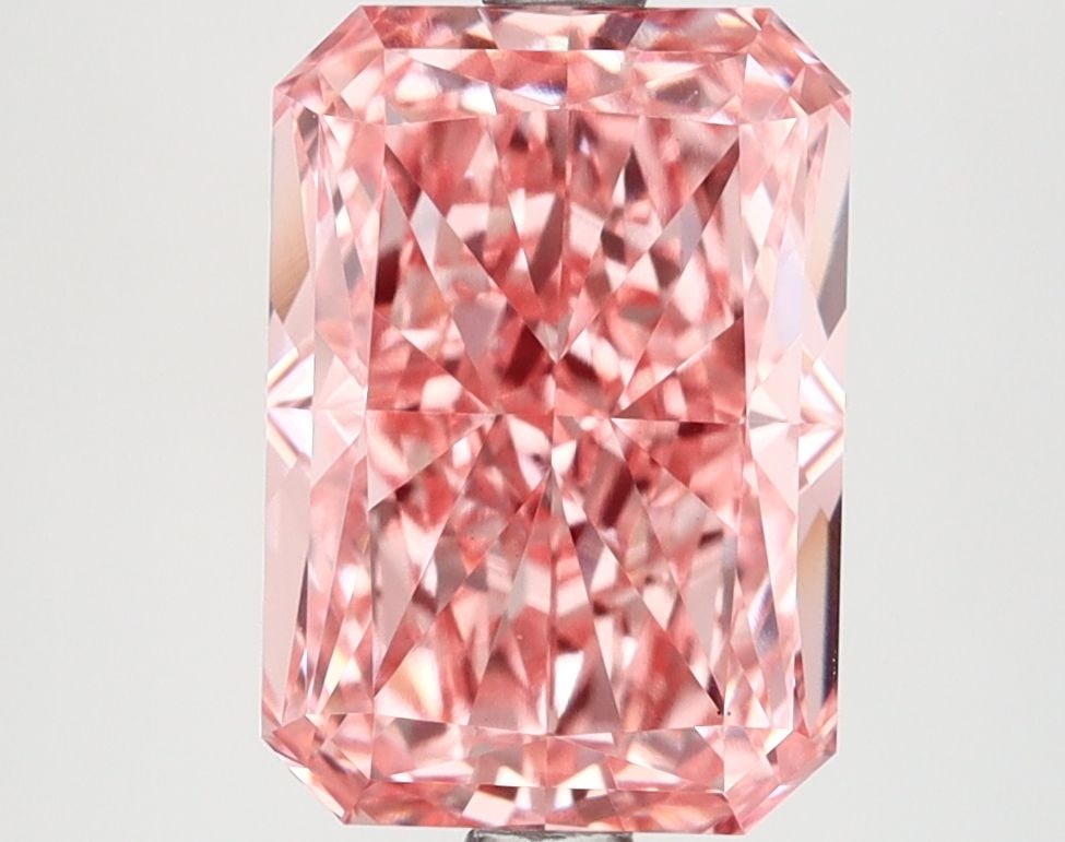 Loose Lab Diamond IGI Radiant 3.63ct Fancy Vivid Pink VS1: Loose Lab Diamond IGI Radiant 3.63ct Fancy Vivid Pink VS1 Loose Lab Diamond IGI certified, 3.63ct radiant shape in Fancy Vivid Pink color, VS1 clarity, excellent polish and symmetry, measuring 10.37L