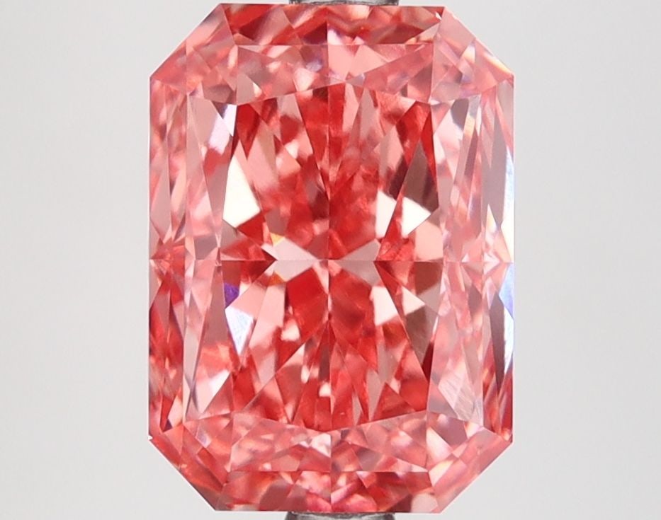 Loose Lab Diamond IGI Radiant 3.44ct Fancy Vivid Pink VVS2: Loose Lab Diamond IGI Radiant 3.44ct Fancy Vivid Pink VVS2 Loose Lab Diamond IGI Radiant, 3.44ct in Fancy Vivid Pink with VVS2 clarity, IGI certified, excellent polish and symmetry. Item Specifics: So