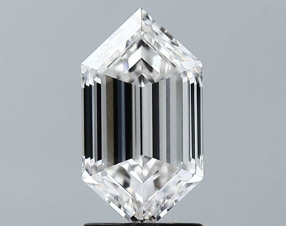 Loose Lab Diamond GIA Square Emerald 2.09ct G VVS2: Loose Lab Diamond GIA Square Emerald 2.09ct G VVS2 Loose Lab Diamond GIA Square Emerald 2.09ct G VVS2, certified by GIA, features excellent polish and symmetry; measures 11.4L x 6.09W x 4.0H. Item Spe