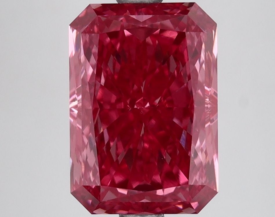 Loose Lab Diamond IGI Radiant 3.43ct Fancy Vivid Pink VVS2: Loose Lab Diamond IGI Radiant 3.43ct Fancy Vivid Pink VVS2 Loose Lab Diamond IGI Radiant, 3.43ct, Fancy Vivid Pink, VVS2 clarity, with EX polish and symmetry; measures 10.08L x 7.04W x 4.85H. Item