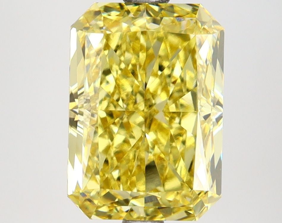 Loose Lab Diamond IGI Radiant 3.36ct Fancy Vivid Yellow VVS2: Loose Lab Diamond IGI Radiant 3.36ct Fancy Vivid Yellow VVS2 Loose Lab Diamond IGI Radiant, weighing 3.36ct with a Fancy Vivid Yellow color and VVS2 clarity, featuring good polish and symmetry. Certif