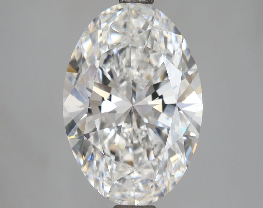 Loose Lab Diamond IGI Oval 4.03ct E VVS2: Loose Lab Diamond IGI Oval 4.03ct E VVS2 Loose Lab Diamond IGI Oval 4.03ct E VVS2 is a laboratory-grown diamond with excellent polish and symmetry, measuring 13.0mm x 8.88mm x 5.55mm and certified by