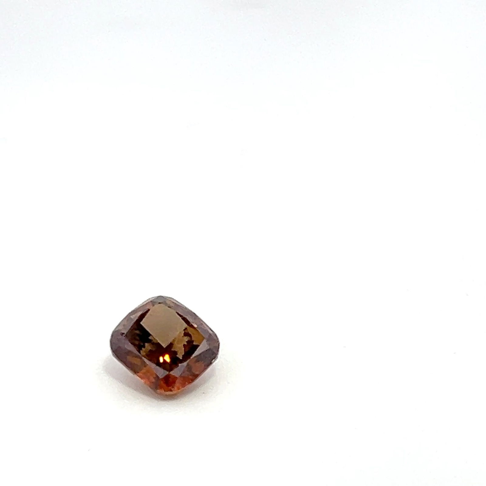 Brilliant Cushion 2.51ct Fancy Brown VS2 - Loose Lab Diamond: Brilliant Cushion 2.51ct Fancy Brown VS2 - Loose Lab Diamond This 2.51ct brilliant cushion lab diamond presents a Fancy Brown color and VS2 clarity, with good polish and symmetry; certification is not