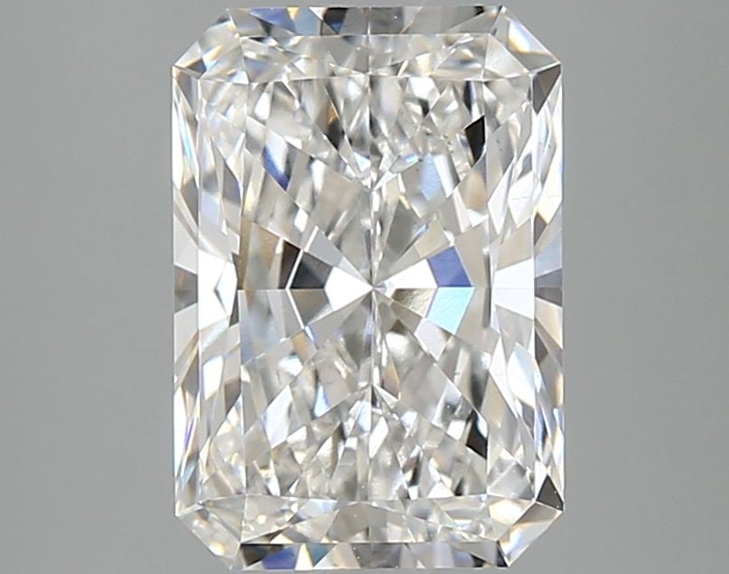 Loose Lab Diamond IGI Radiant 2.96ct E VS1: Loose Lab Diamond IGI Radiant 2.96ct E VS1 Loose Lab Diamond IGI Radiant weighing 2.96ct, featuring Color E and VS1 clarity, with excellent Polish and Symmetry. Certified by IGI, it measures 10.24L X